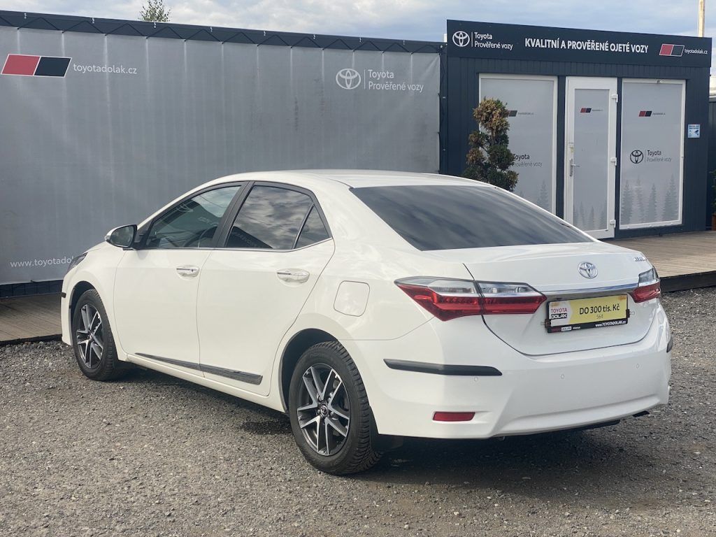 Toyota Corolla, 1.6i, ČR, Executive, automat - fotka 5