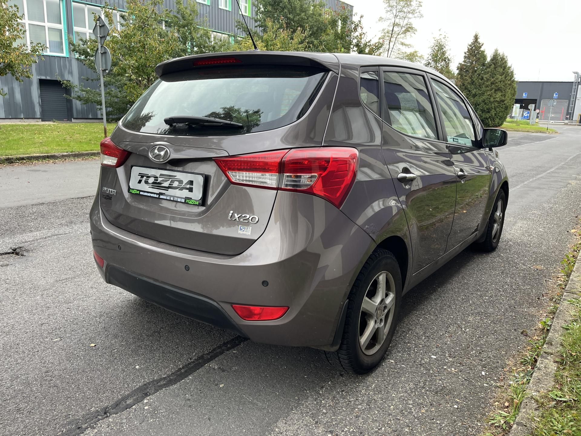 Hyundai ix20, 1,6i 16V / automat / - fotka 5