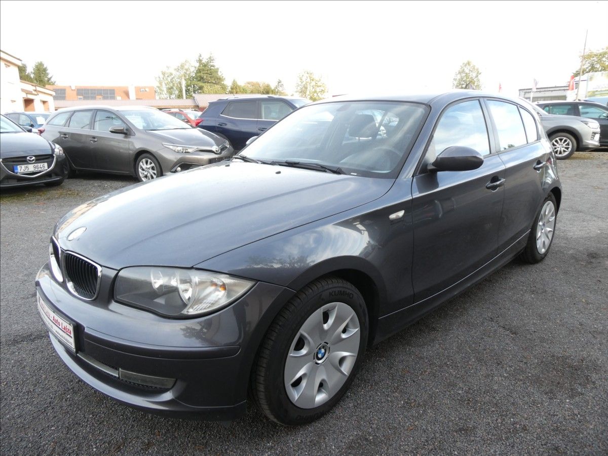 BMW Řada 1, 1,6 i 85kW serviska, 2.majitel - fotka 3