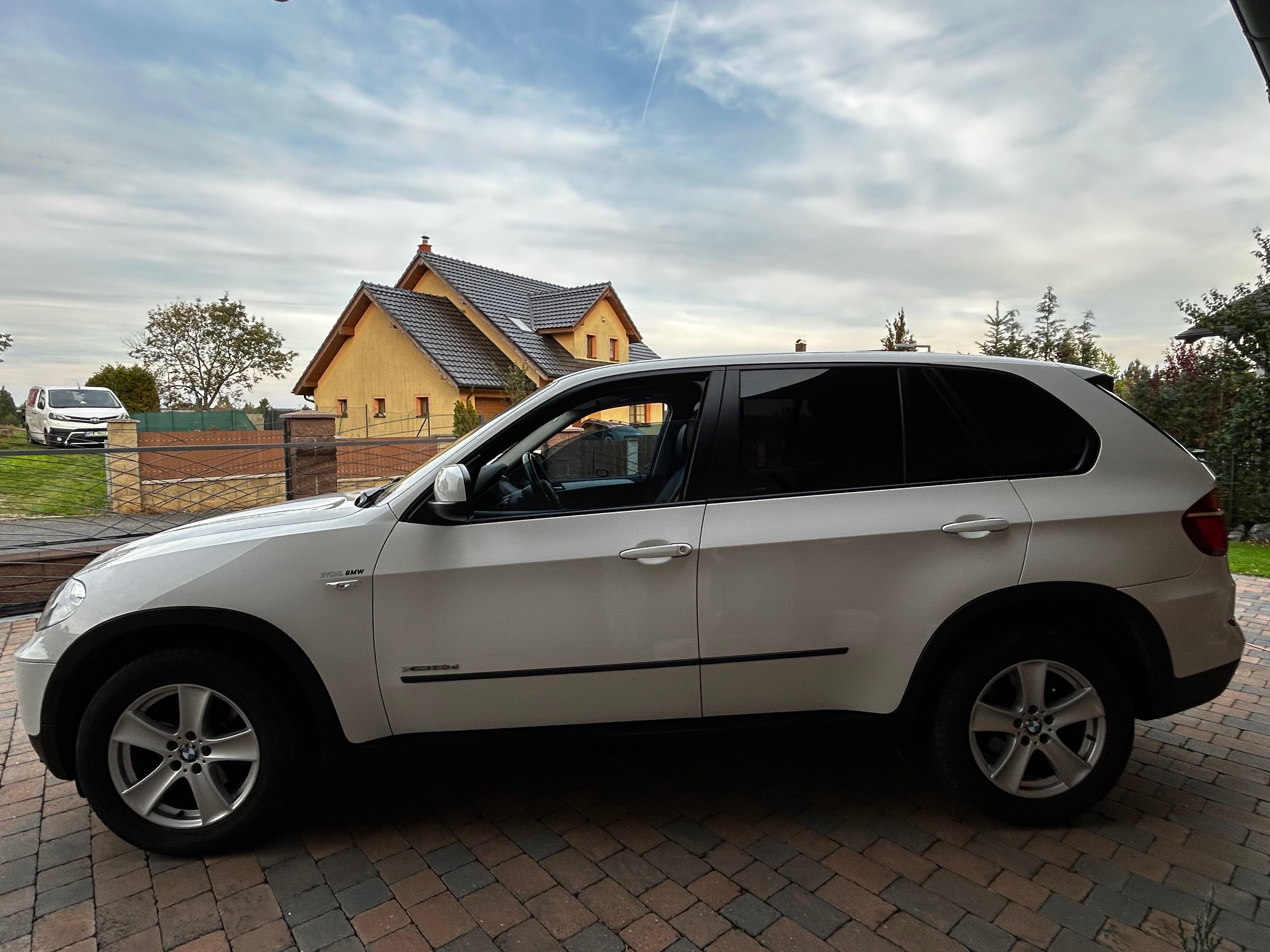 BMW X5, BMW X5 xDrive30d, 1.majitel,ČR - fotka 2