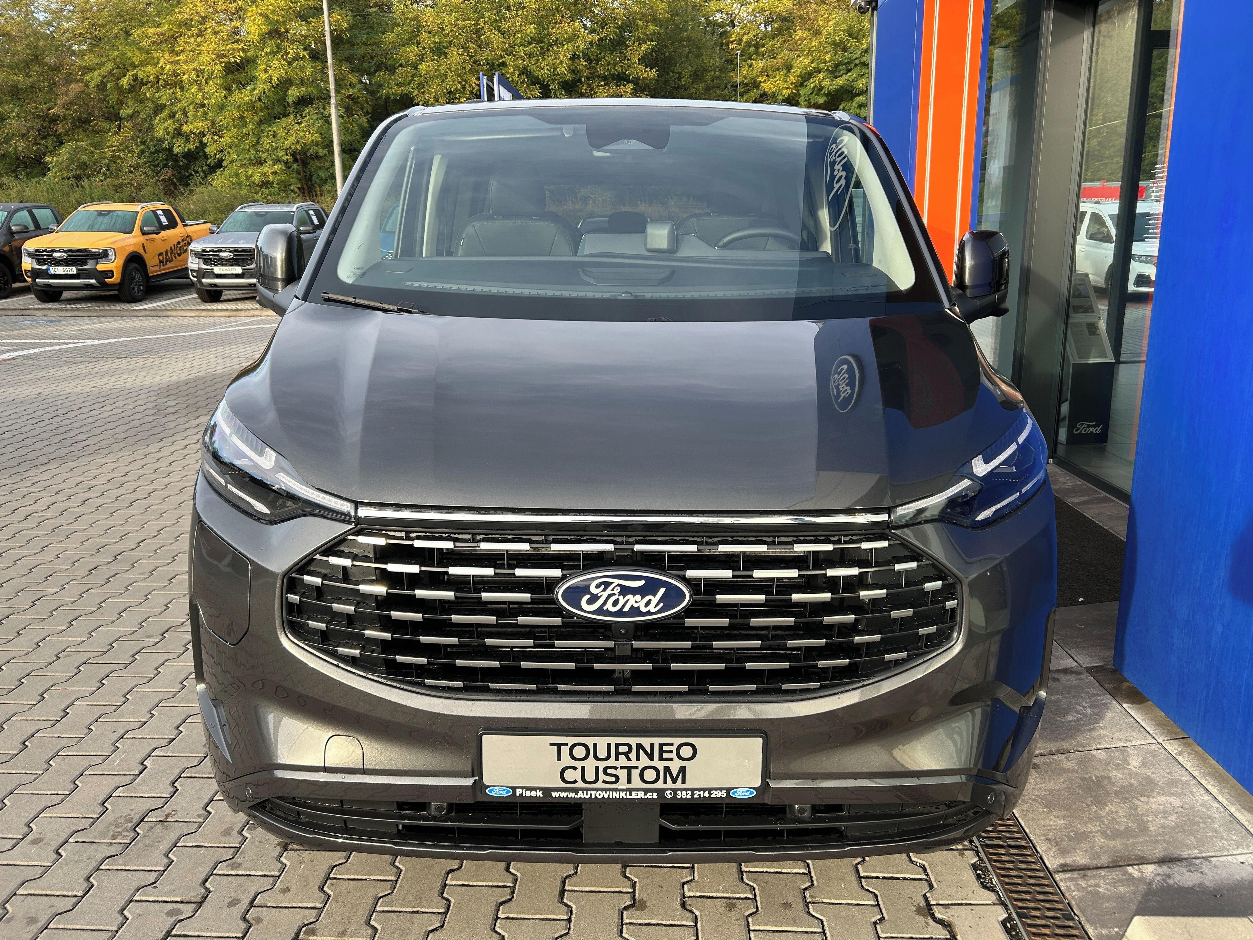 Ford Tourneo Custom, Titanium  L1 2.5 PHEV 171kW - fotka 2
