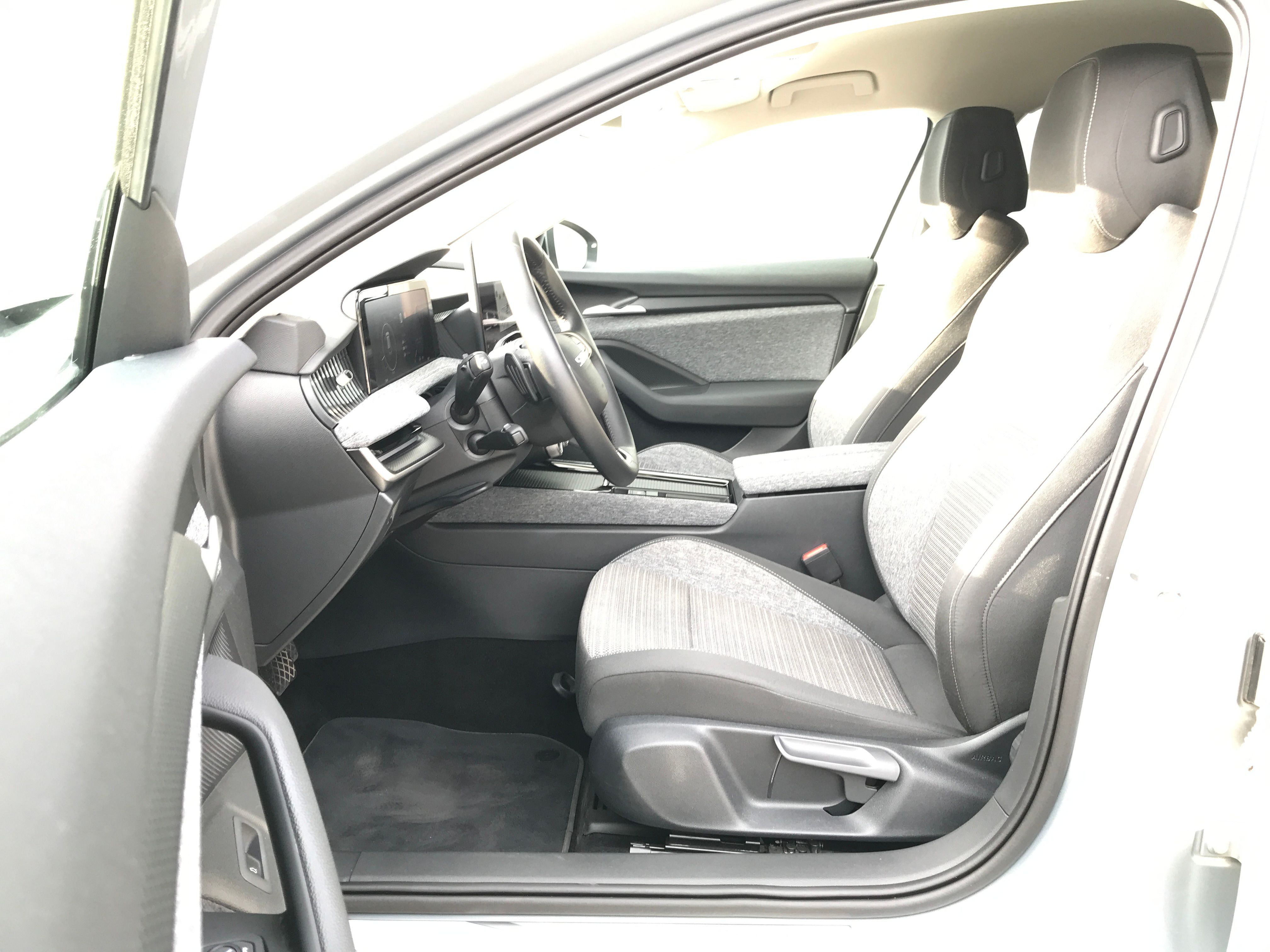 Škoda Superb, 1,5TSi 110kW 7DSG Select+TAŽNÉ - fotka 6