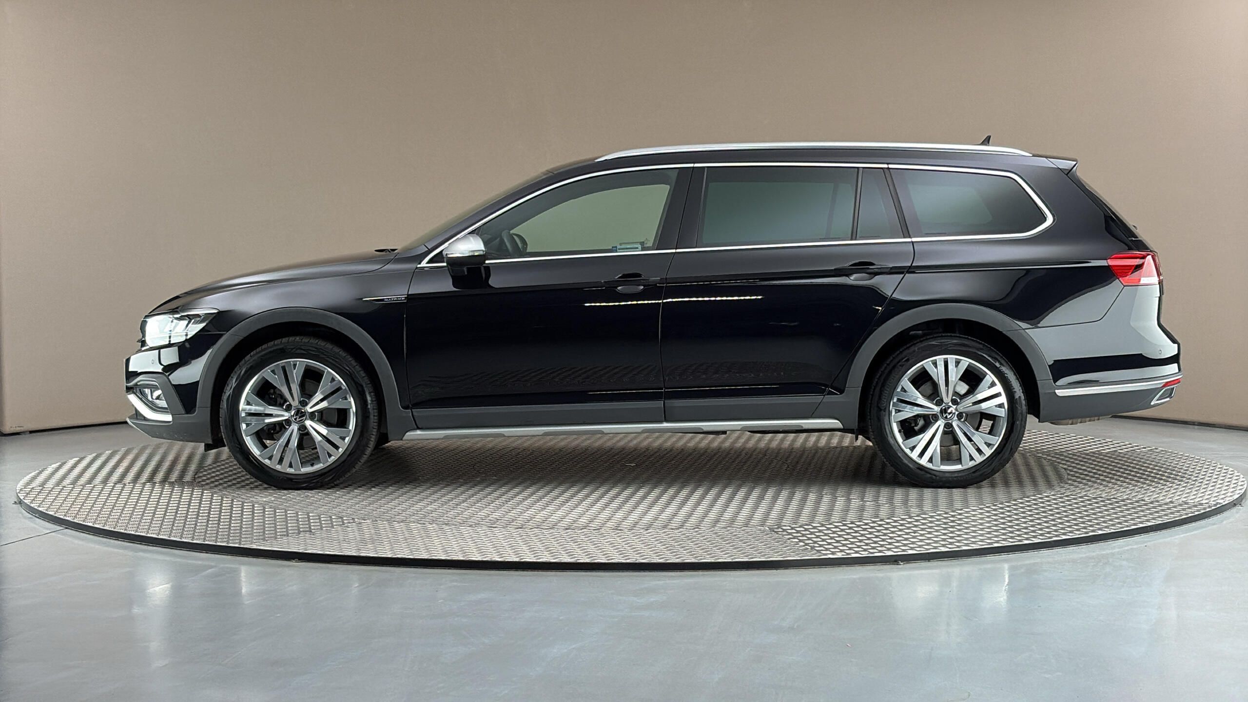 Volkswagen Passat, 2.0 TDI DSG 4MOTION Alltrack - fotka 4
