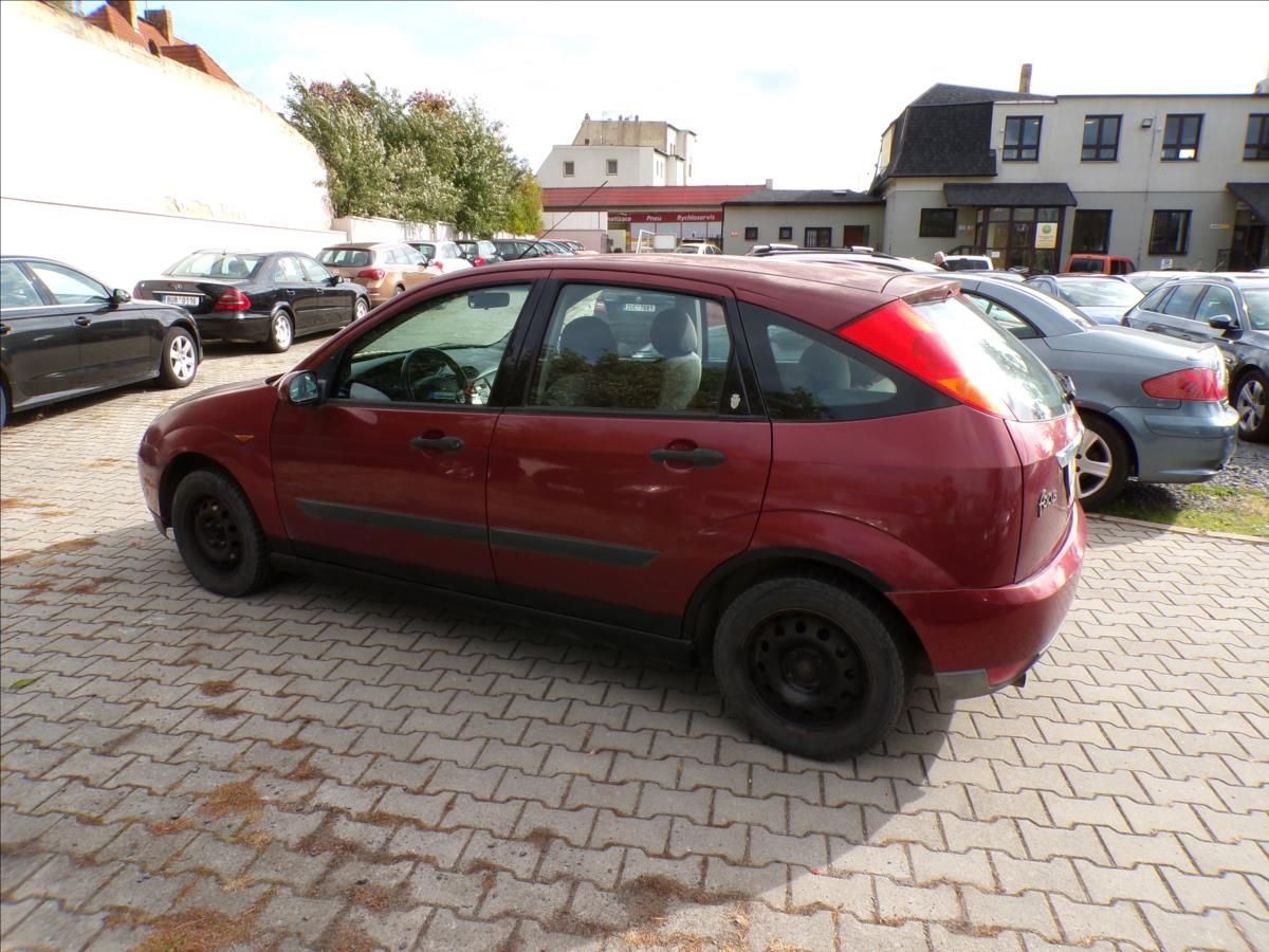 Ford Focus, 1,6 16V  GHIA - fotka 6
