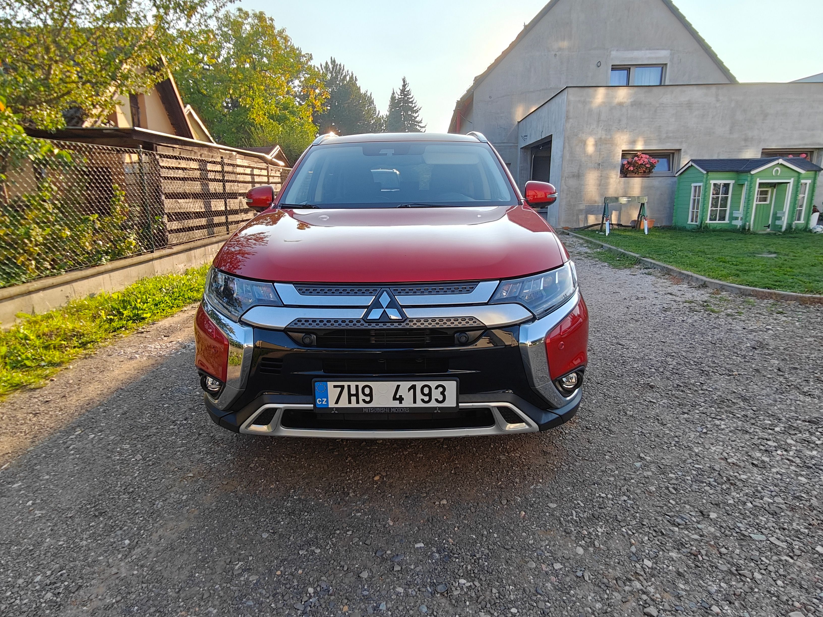 Mitsubishi Outlander, 2,0 MIVEC, 4x4 - plná výbava - fotka 3
