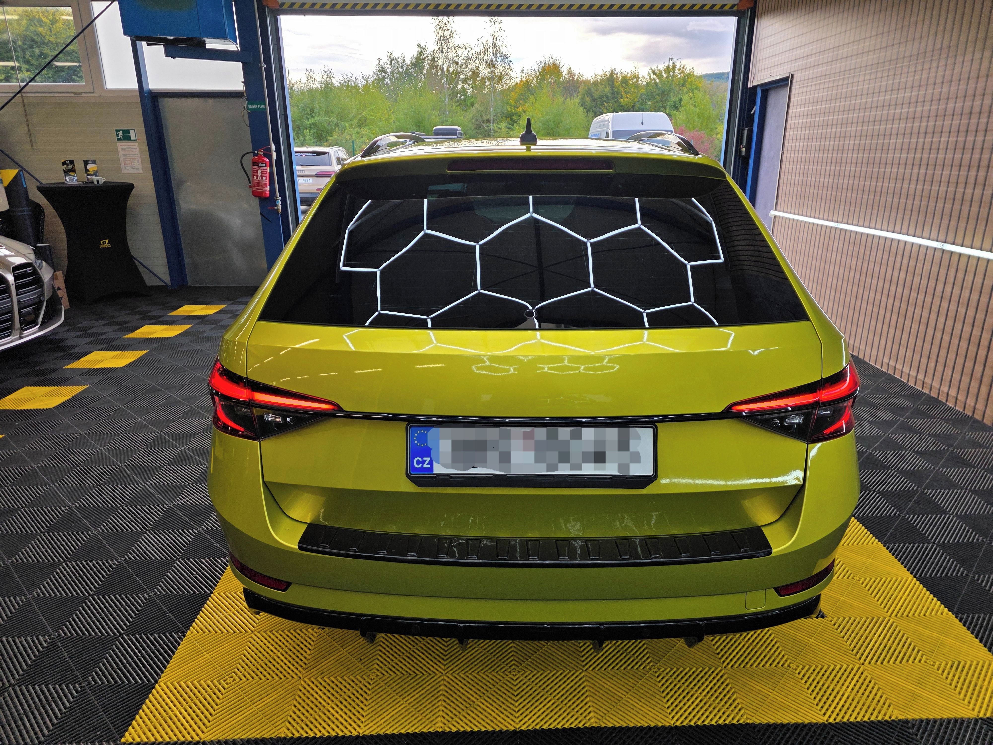 Škoda Superb, 2.0tdi 140kw - fotka 4