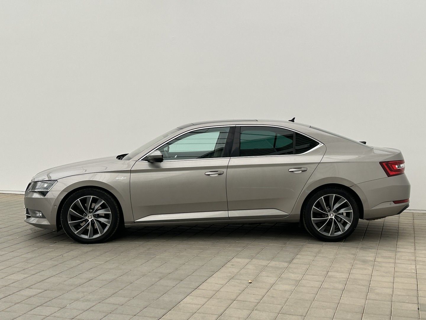 Škoda Superb, 2.0TDI 140kW 140kW L & K - fotka 3