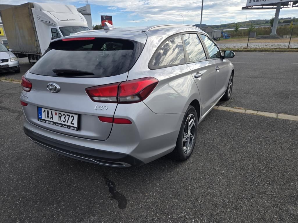 Hyundai i30, 1,0 T-GDI  SMART - fotka 5