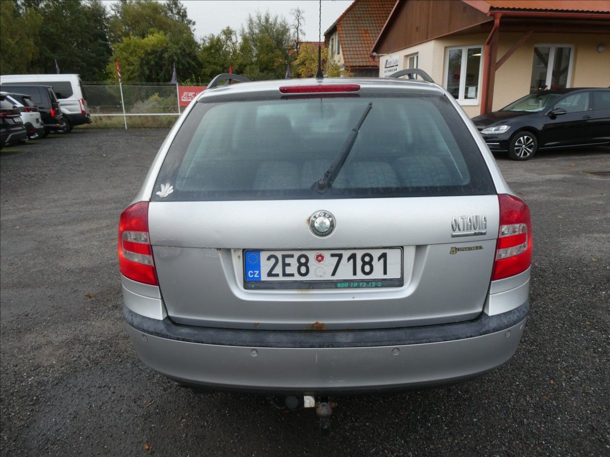 Škoda Octavia, 1,6 FSi 85kW závěs, 2x kola - fotka 6