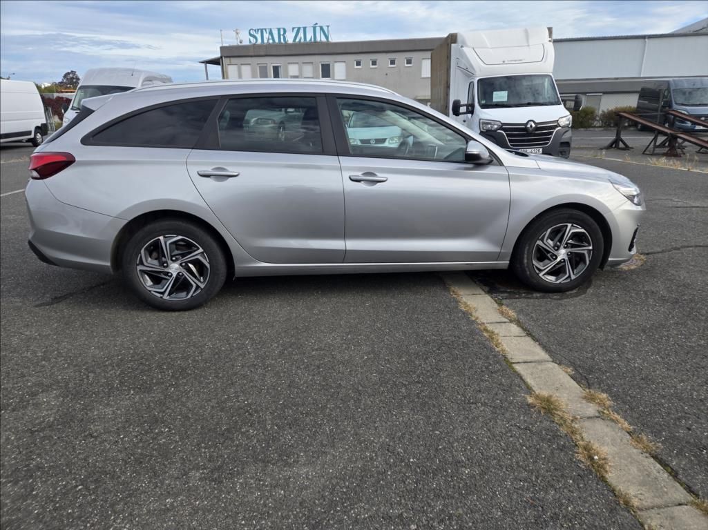 Hyundai i30, 1,0 T-GDI  SMART - fotka 4