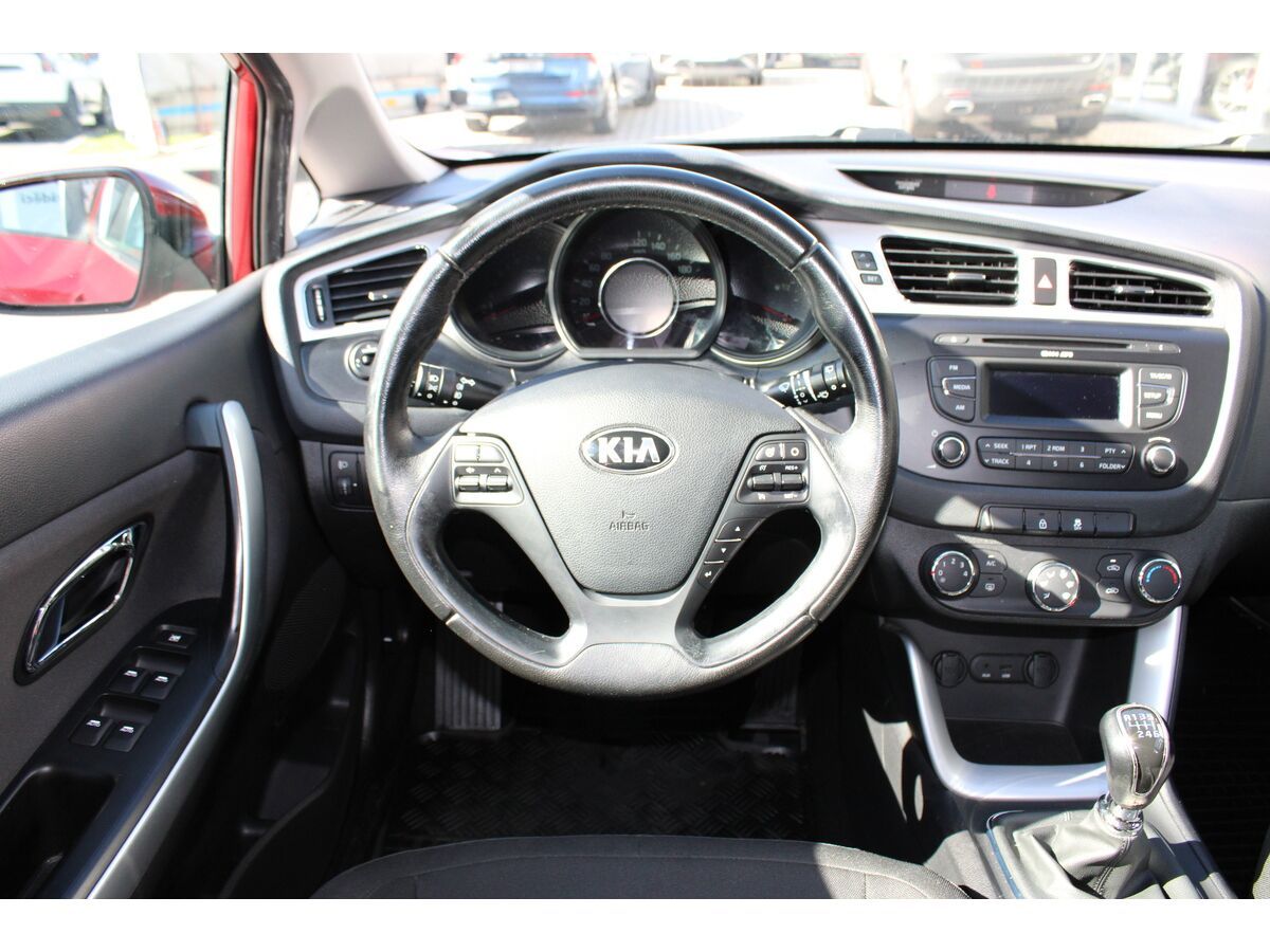 Kia Cee´d, 1,4 CVVT 100k Comfort Plus - fotka 6