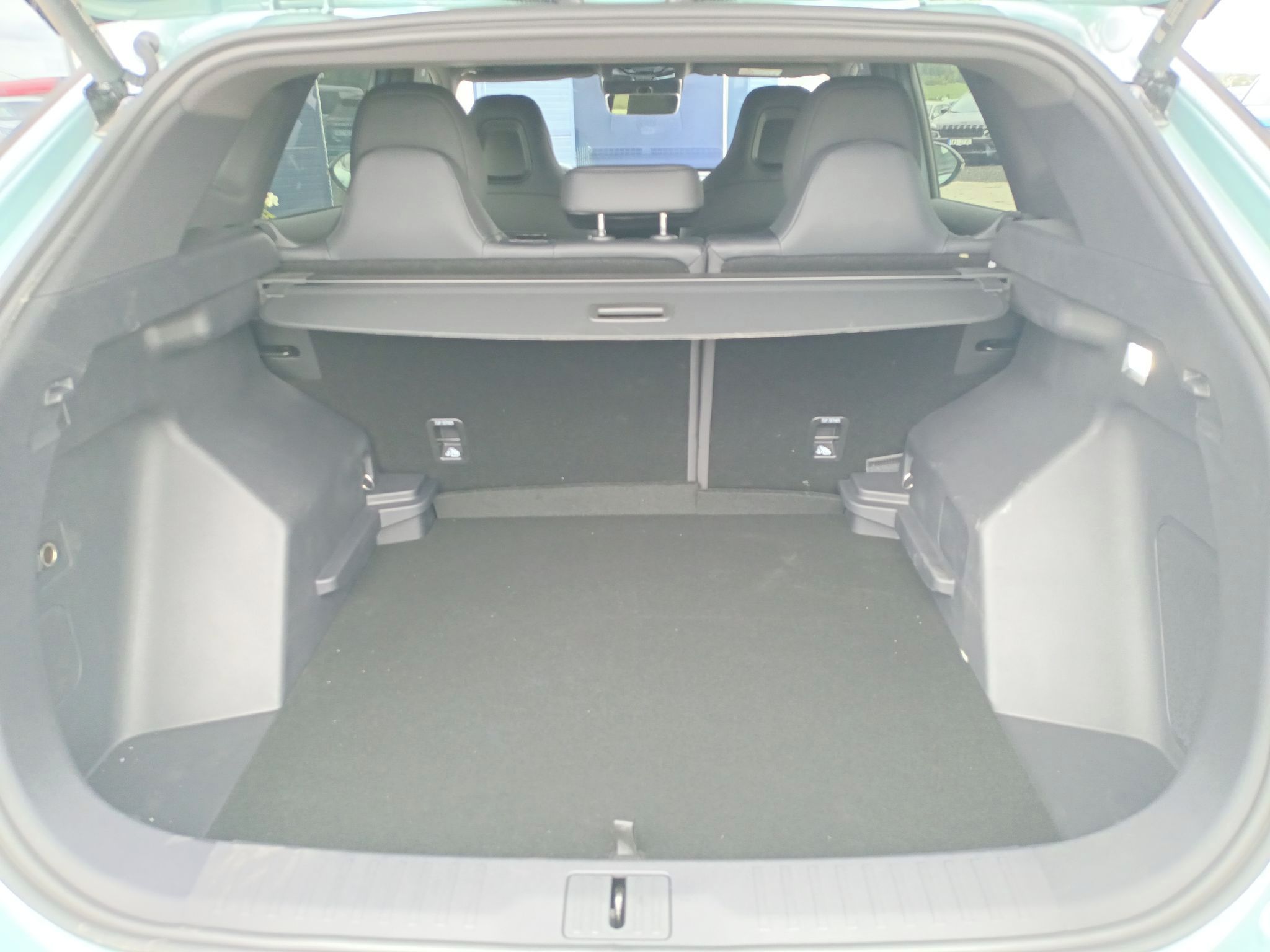 Omoda 7, Luxury Premium AWD 1.6 tGDI - fotka 6