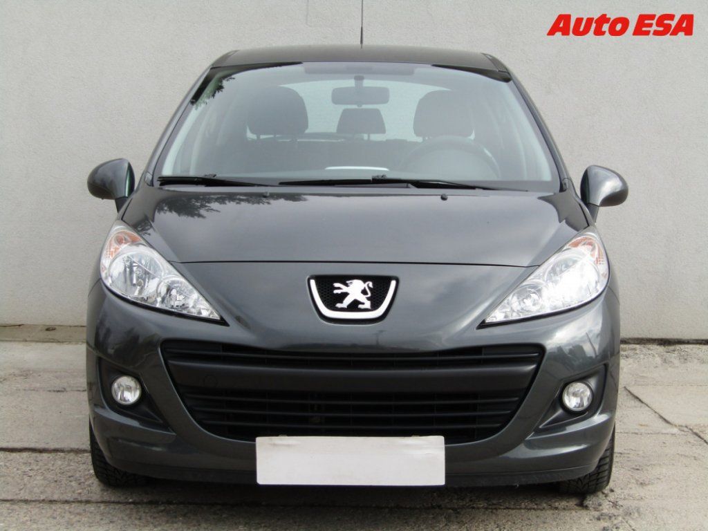 Peugeot 207, 1.4i,1.maj,ČR - fotka 2