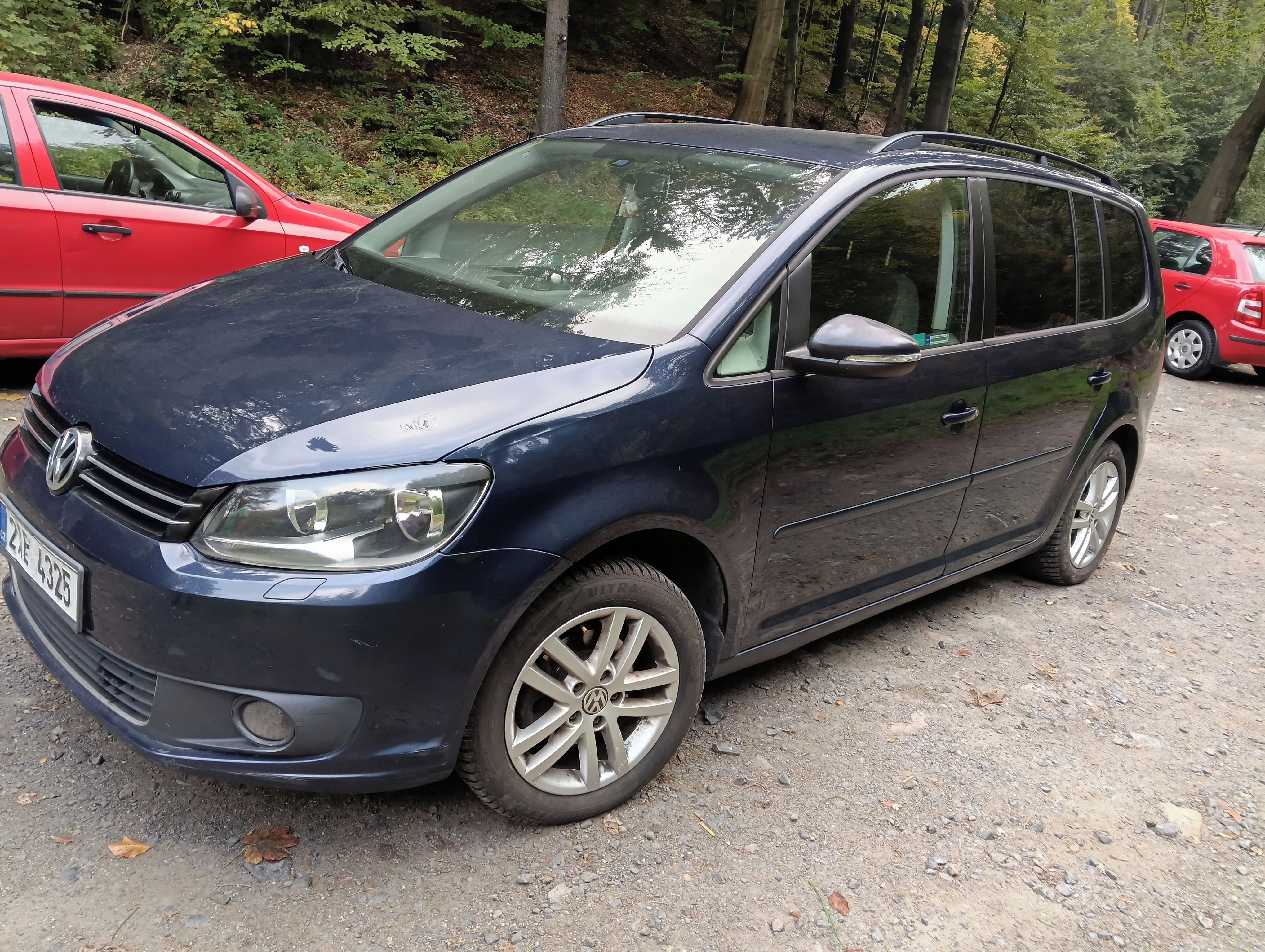 Volkswagen Touran, 1.6 TDI, servisovano - fotka 4