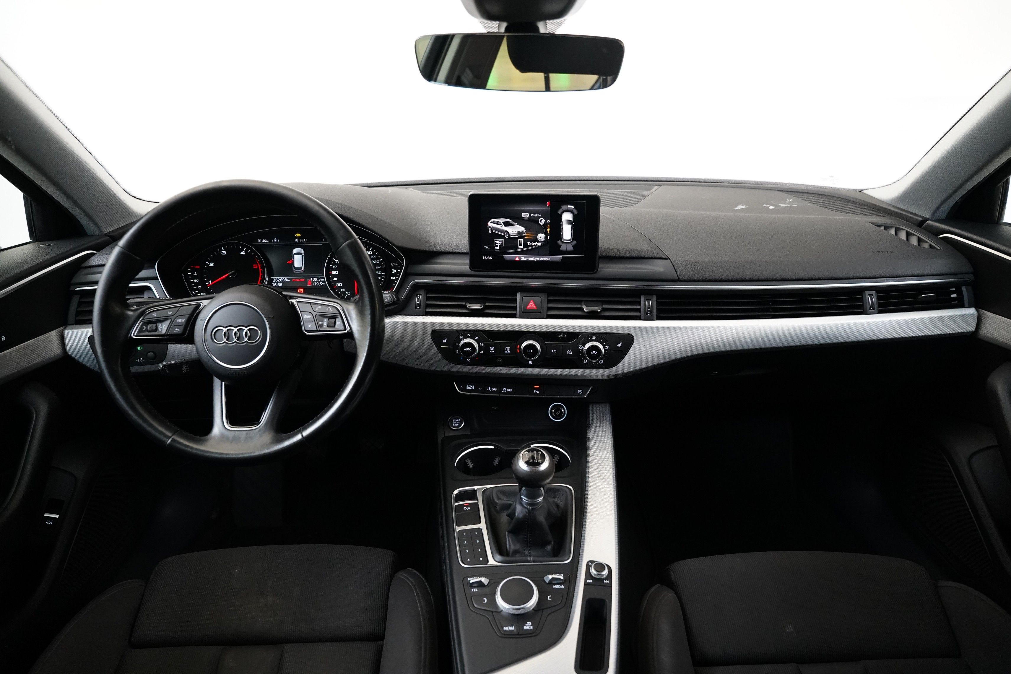 Audi A4, 2.0 TDI 110 kW Avant - fotka 5