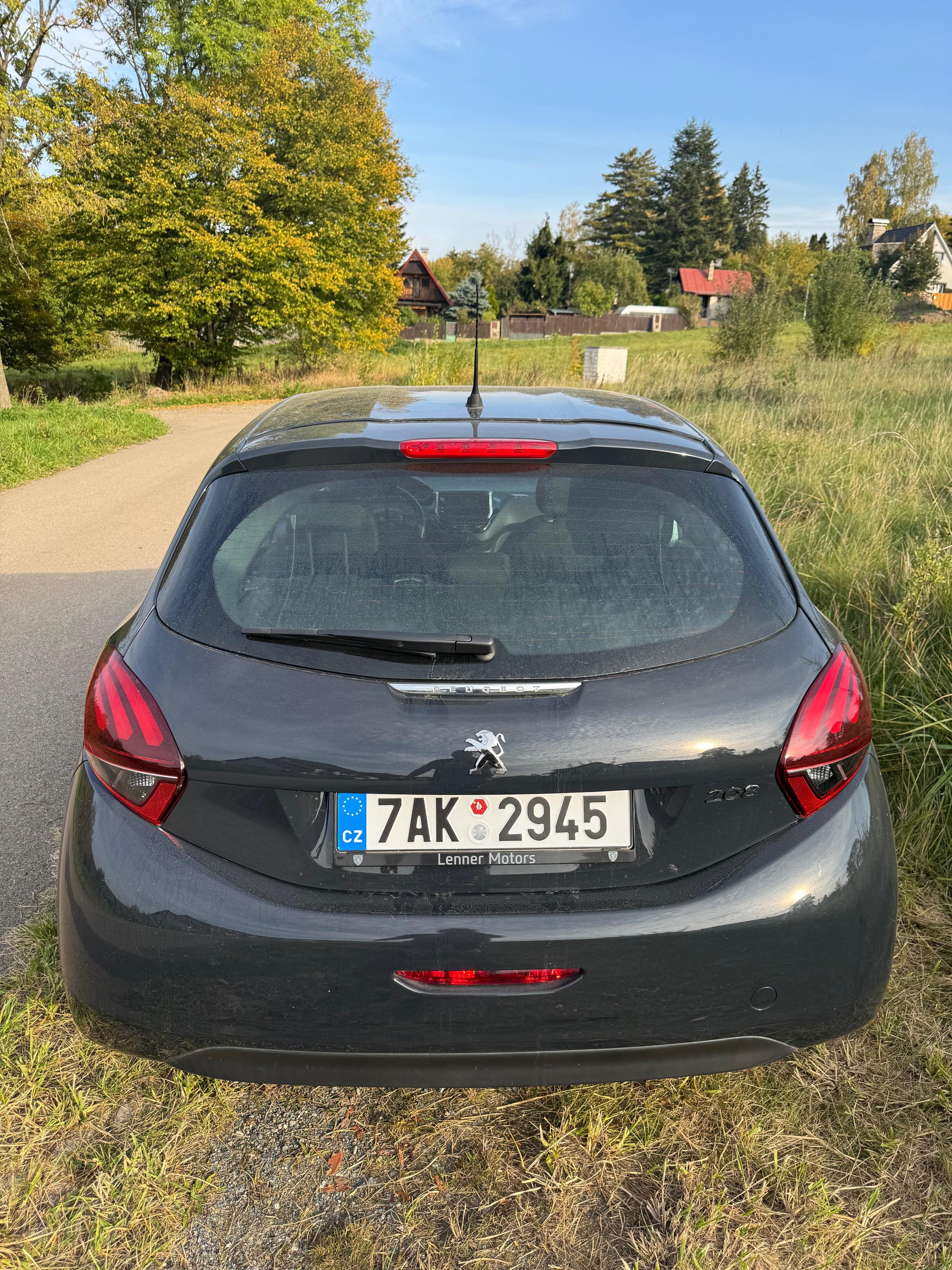 Peugeot 208, 1. MAJ., KUPOVÁNO NOVÉ V ČR - fotka 6