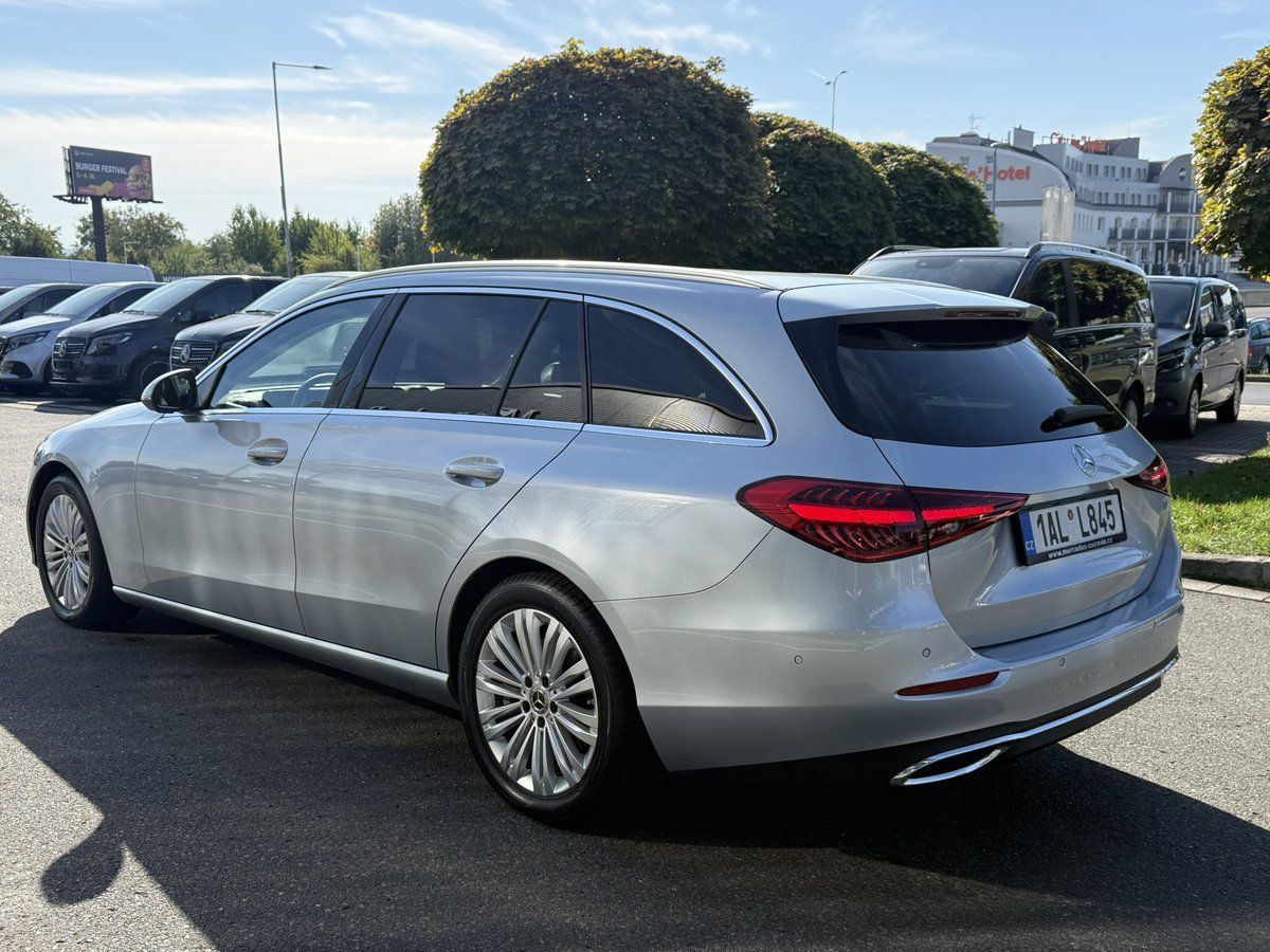 Mercedes-Benz Třídy C, 220 d 4MATIC kombi - fotka 6