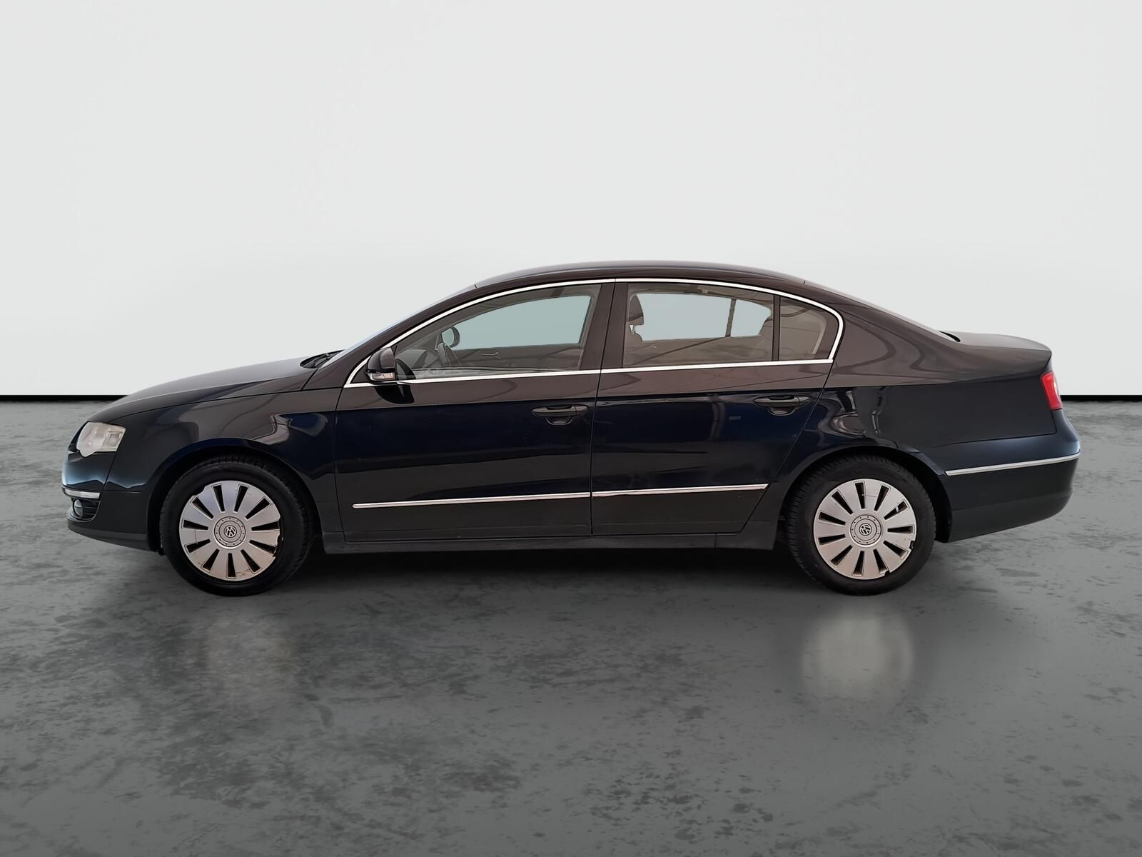Volkswagen Passat, 1.9 TDI, Automatická klima - fotka 3