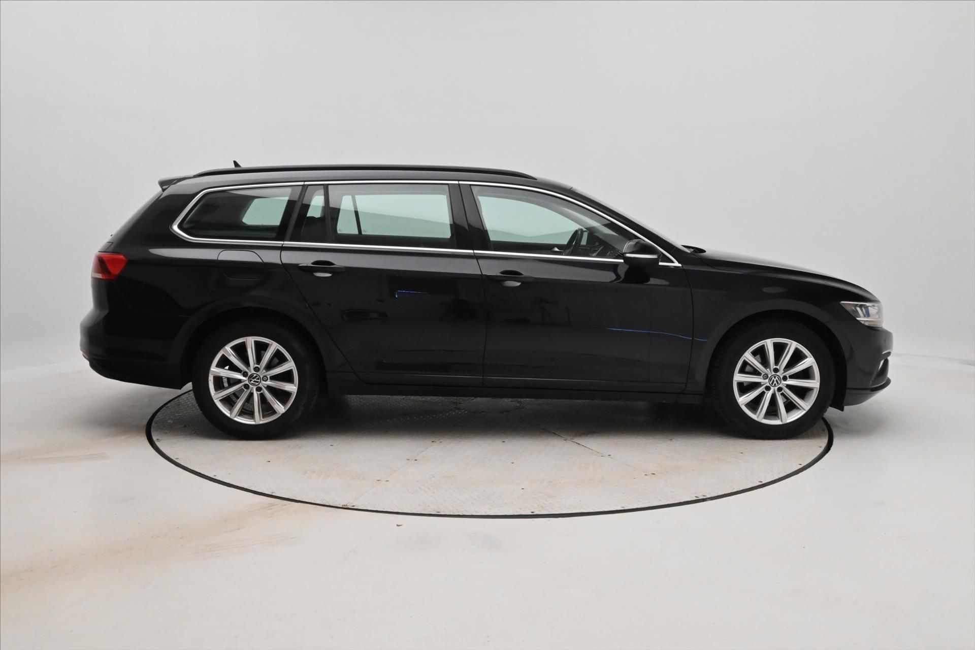 Volkswagen Passat, 1,5 TSI 110kW DSG Business Plu - fotka 4