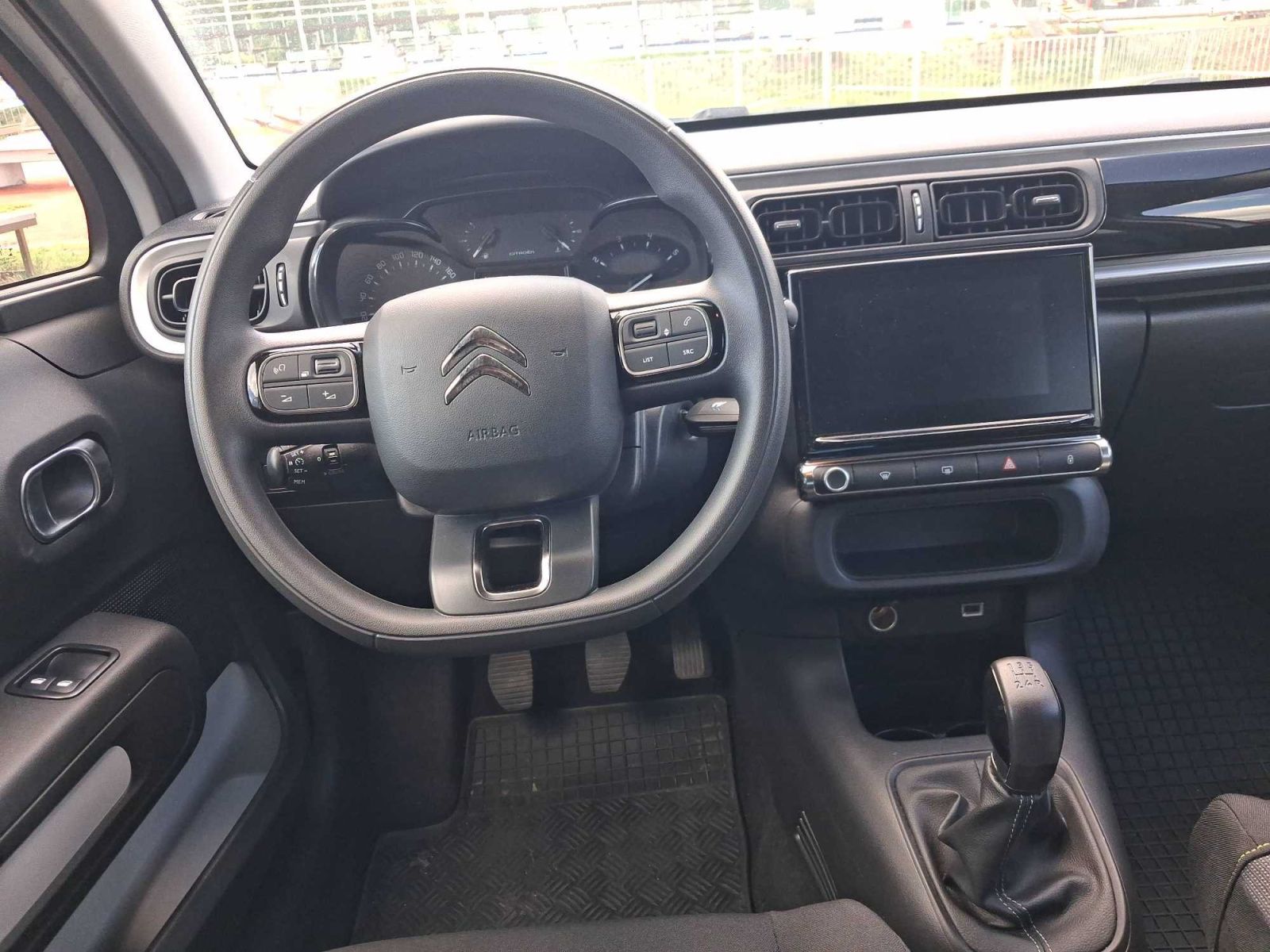 Citroën C3, 1.2 PureTech, Záruka, ČR,1.maj - fotka 3