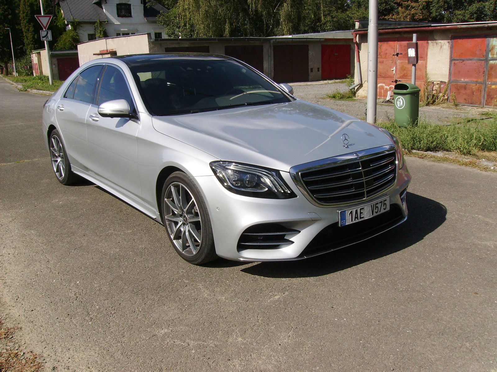 Mercedes-Benz Třídy S, Mercedes Benz S400d 4-Matic - fotka 2