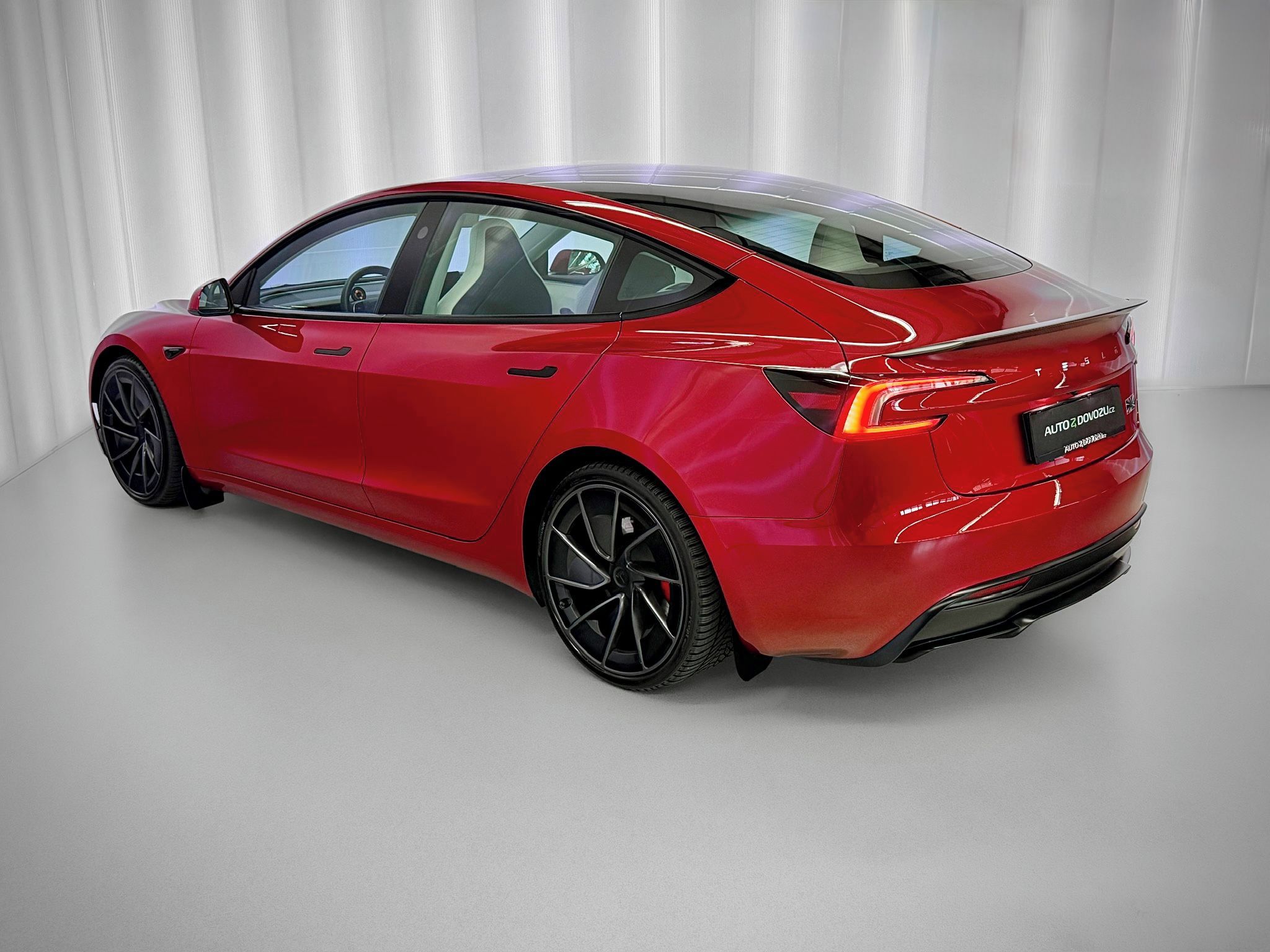 Tesla Model 3, PERFORMANCE HIGHLAND AWD, S3XY - fotka 4