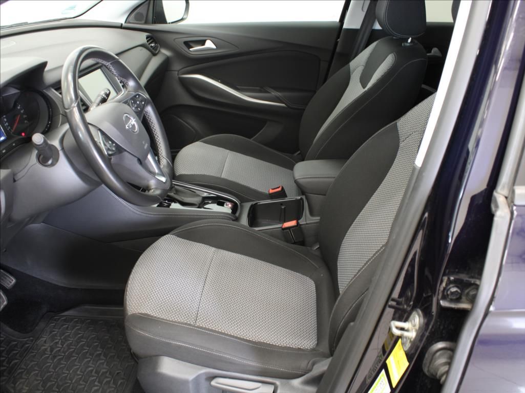 Opel Grandland X, 1,2 Turbo 96kW AT 1.maj.ČR - fotka 6