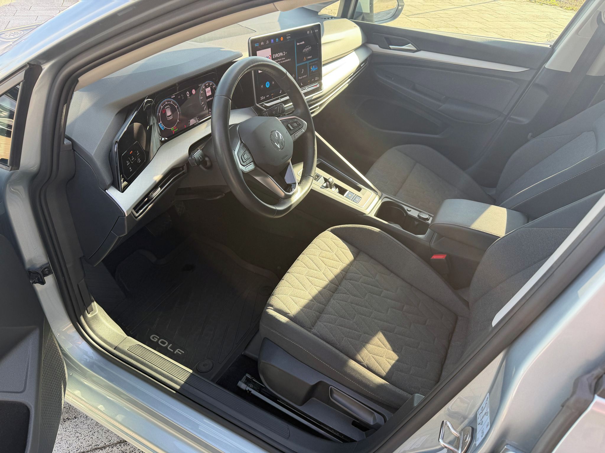 Volkswagen Golf, People 1,5TSI 110kW DSG - fotka 5
