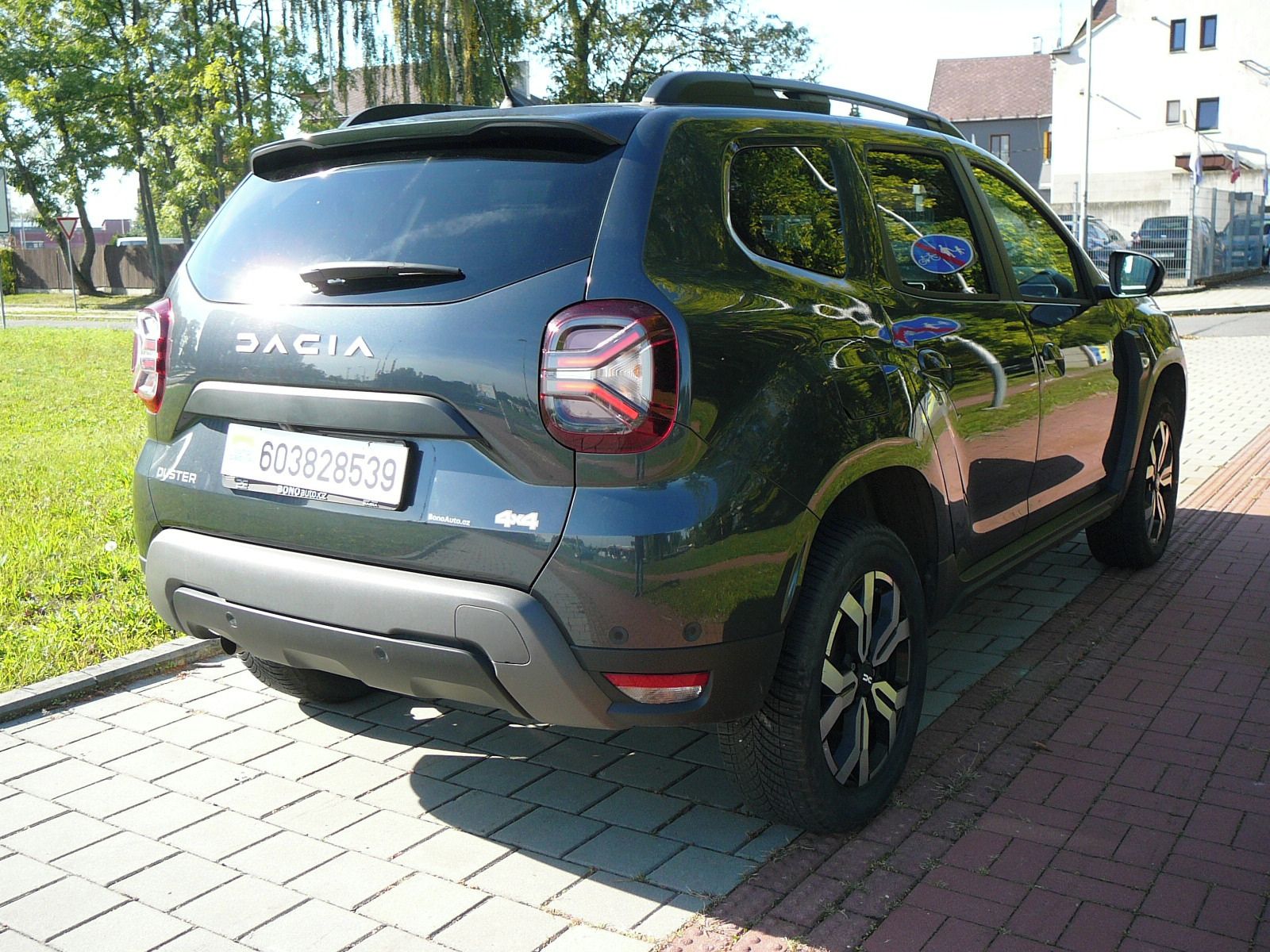 Dacia Duster, 13TCe 1MAJ ČR 4X4 57TKM!!! - fotka 6