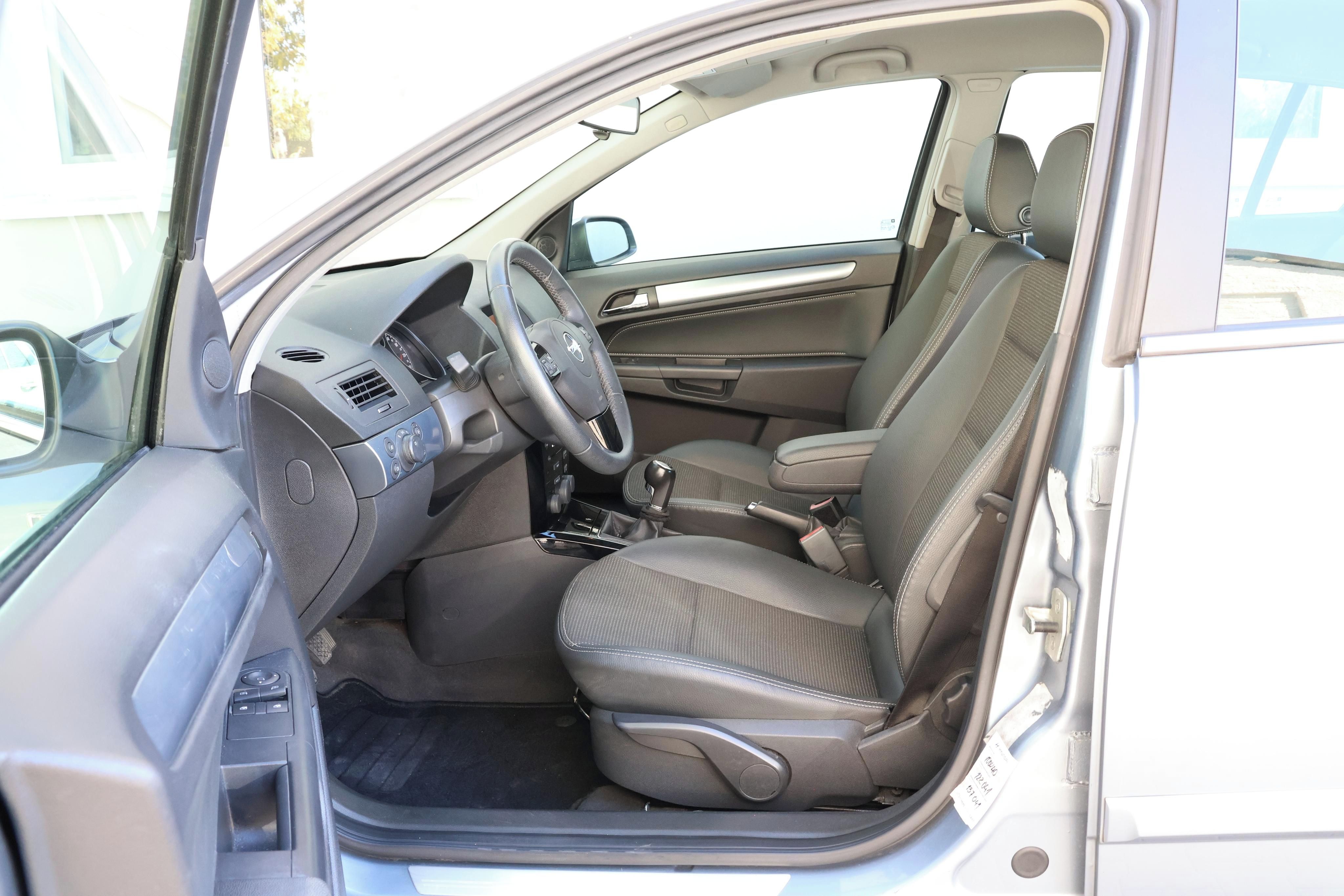 Opel Astra, 1.6 85kW 146.000km 2Maj - fotka 6