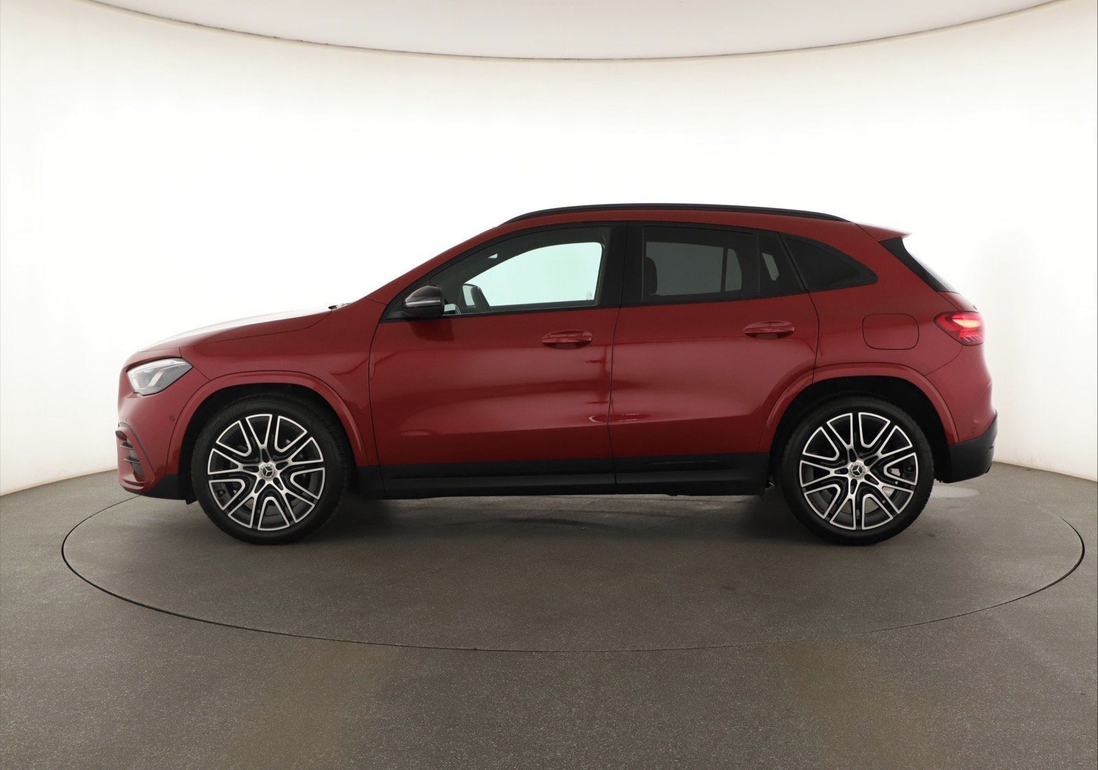 Mercedes-Benz GLA, 200, AMG Line - fotka 3