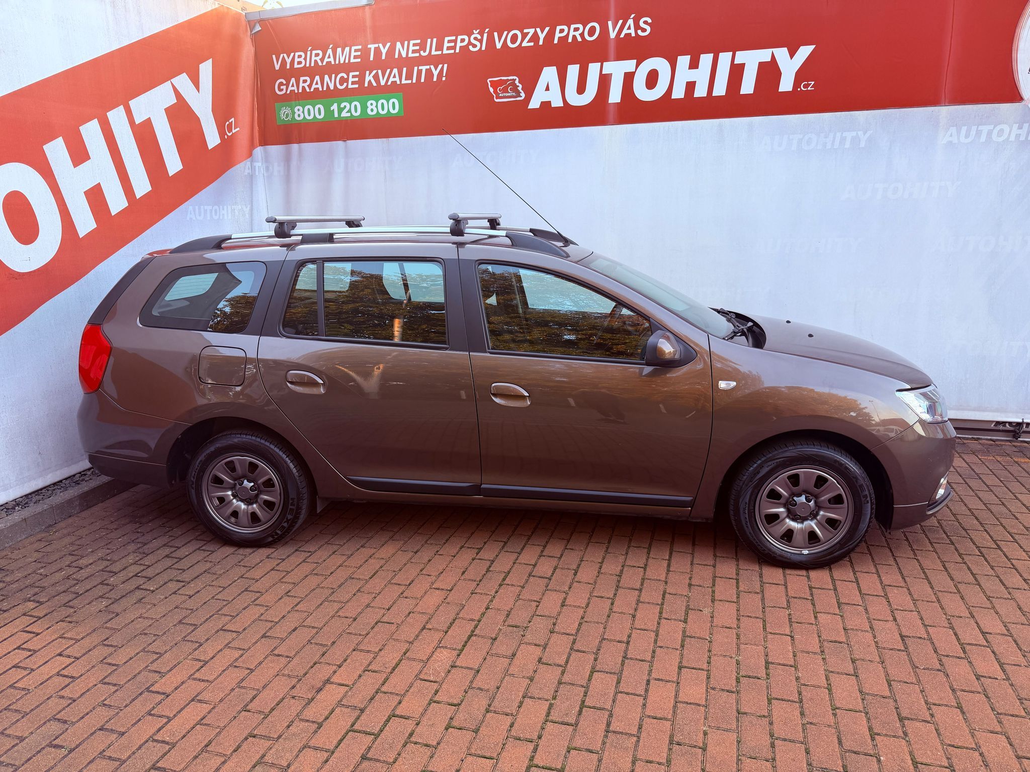 Dacia Logan, 1.2 16V Arctica, ČR - fotka 6