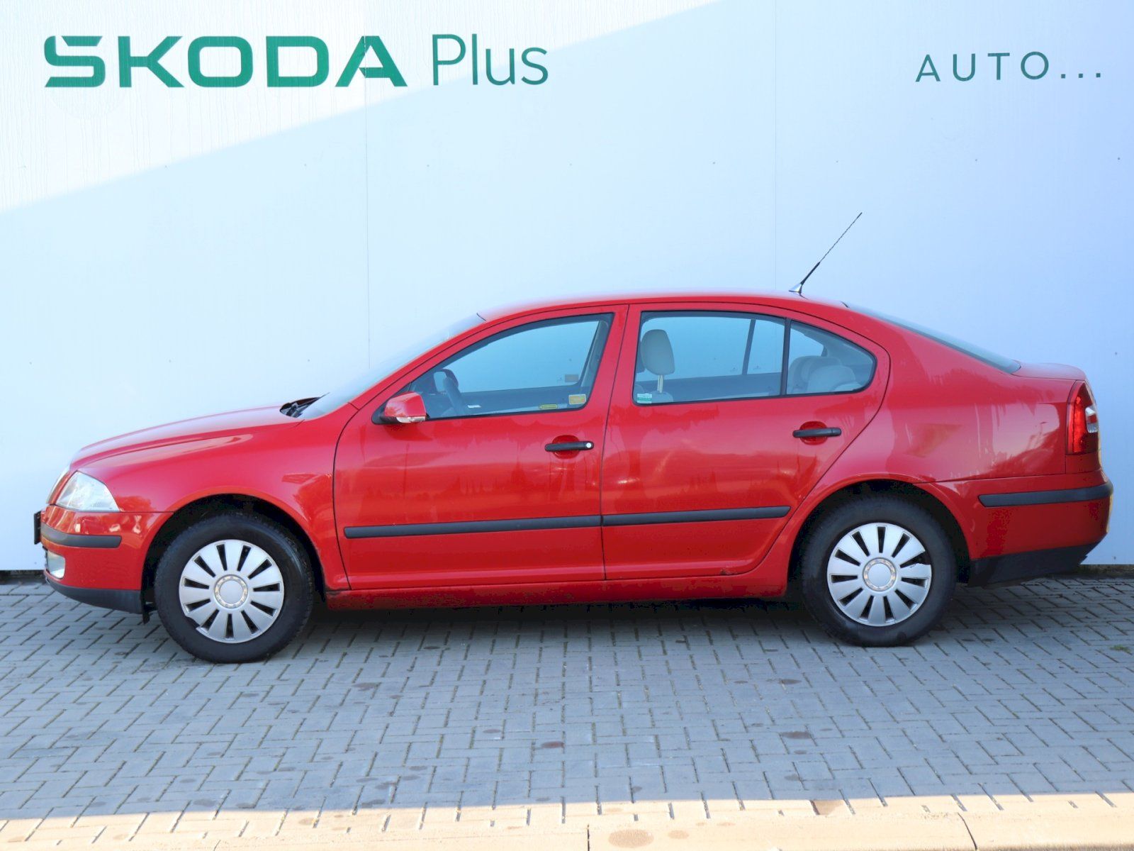 Škoda Octavia, OCTAVIA AMBIENTE 1,6 MPI 75kW - fotka 3