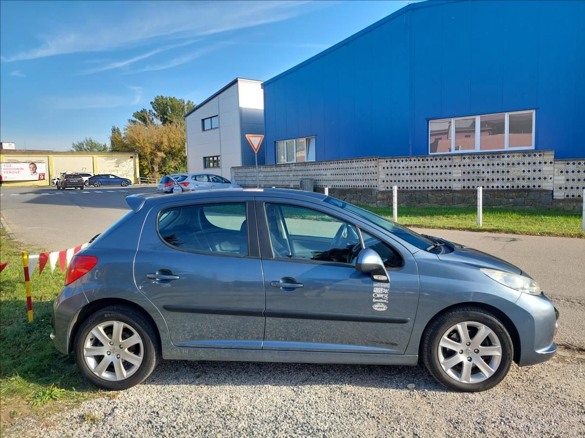 Peugeot 207, 1,6 HDi Top stav - fotka 5