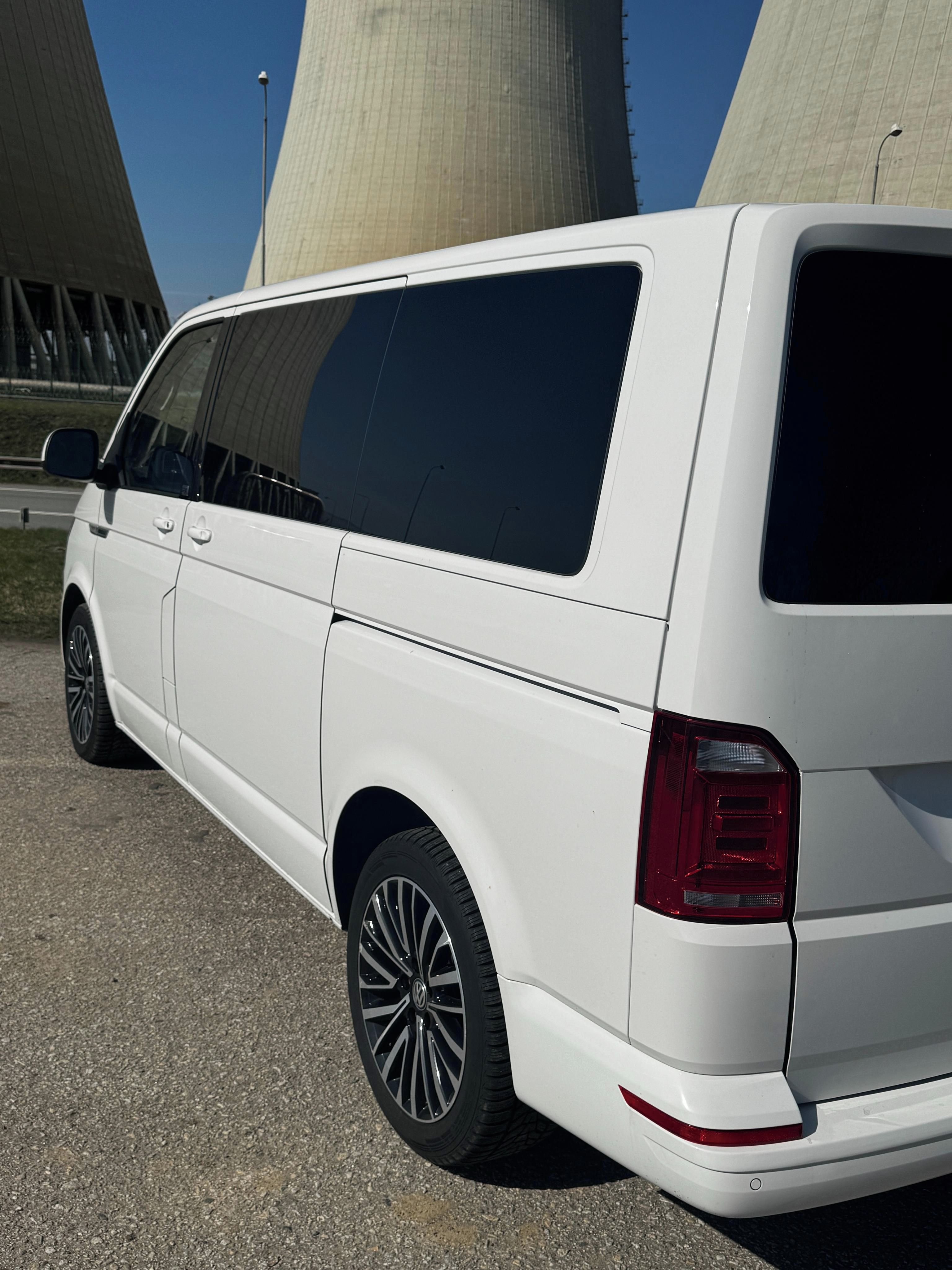 Volkswagen Multivan, VW Multivan T6, 2.0 TDI BiTDI - fotka 6