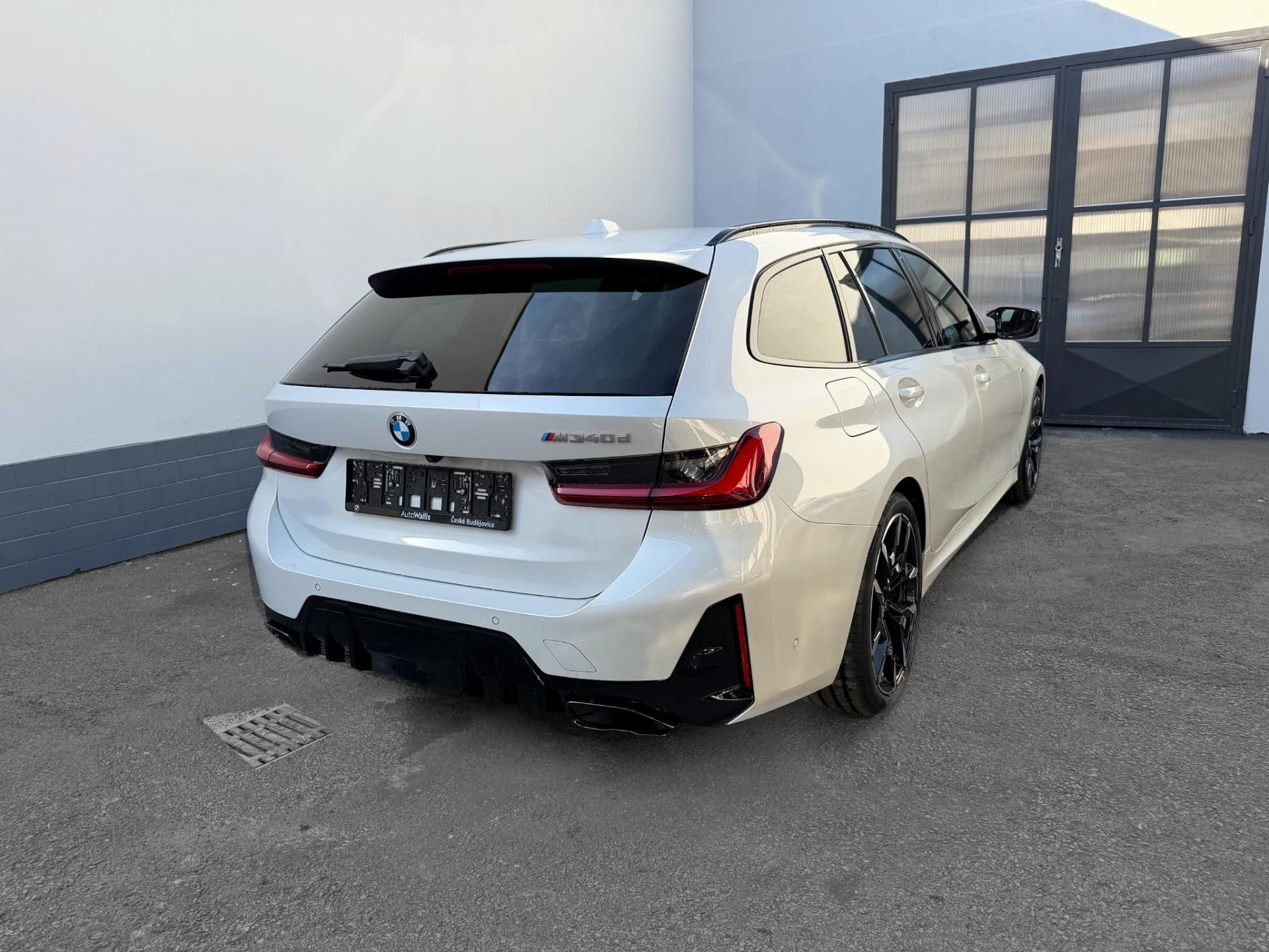 BMW Řada 3, 340d xDrive - fotka 4
