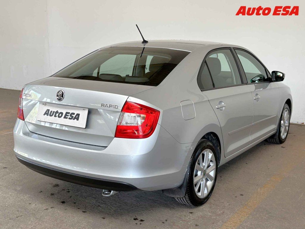 Škoda Rapid, 1.6 TDi,ČR,Ambition,AC - fotka 4