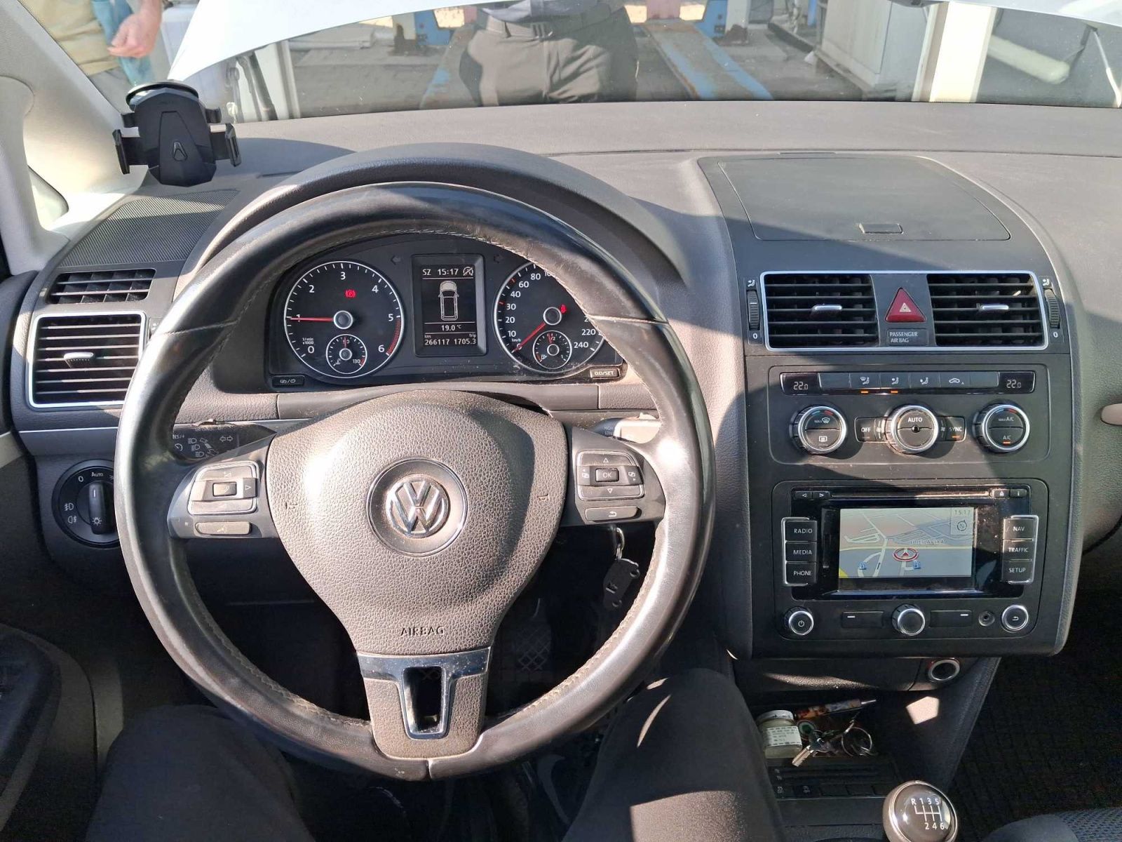 Volkswagen Touran, 1.6 TDI, Navi - fotka 3