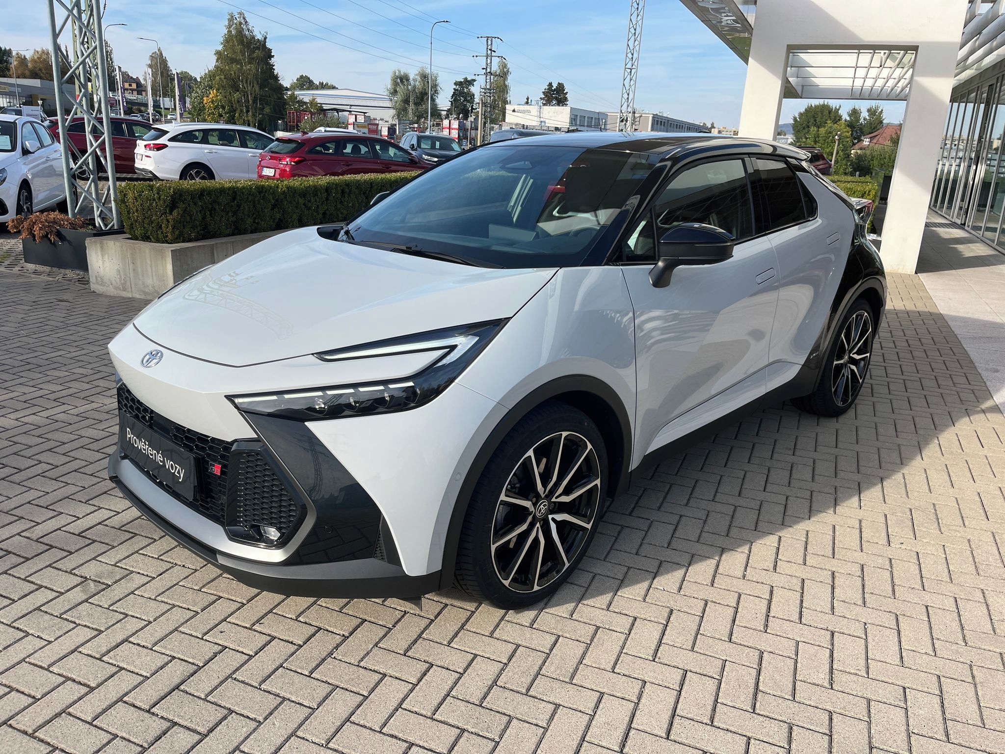 Toyota C-HR, 2.0 HEV 4x4 GR Sport Premiere - fotka 2