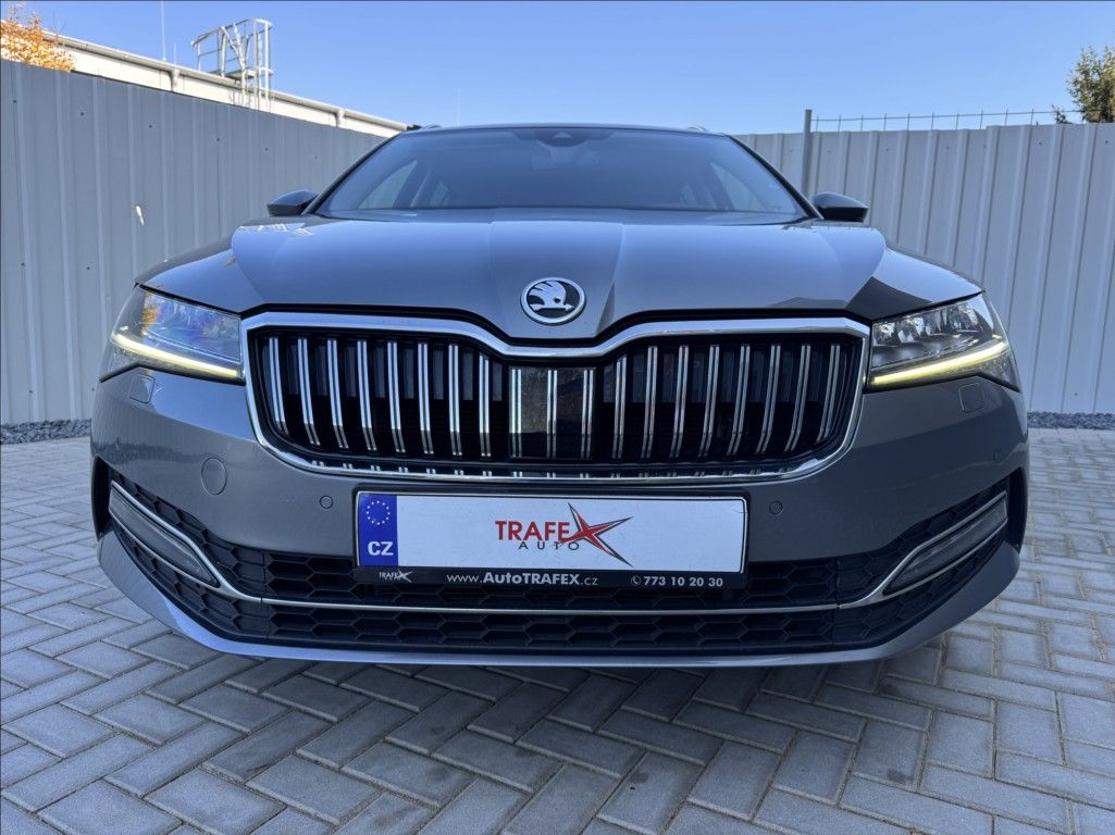 Škoda Superb, 2,0 TDI DSG STYLE 1.maj. ČR - fotka 2