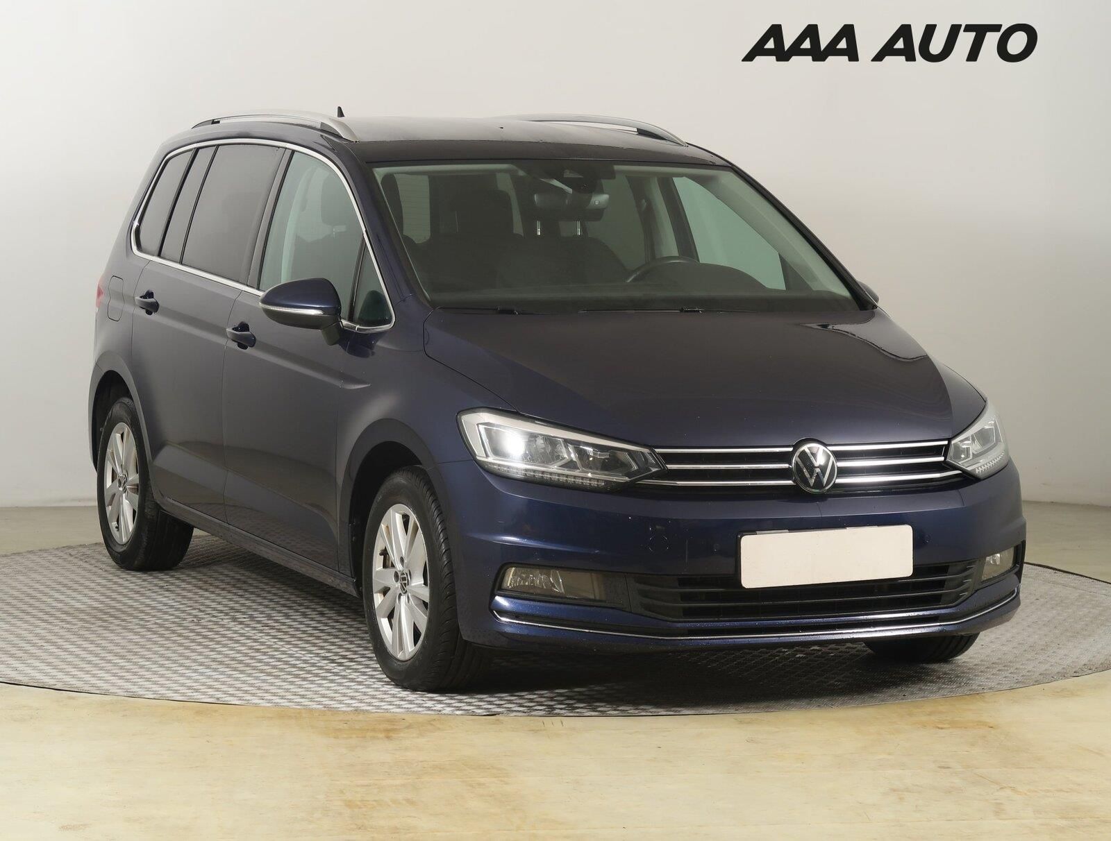Volkswagen Touran, 2.0 TDI, Automat, ČR,1.maj