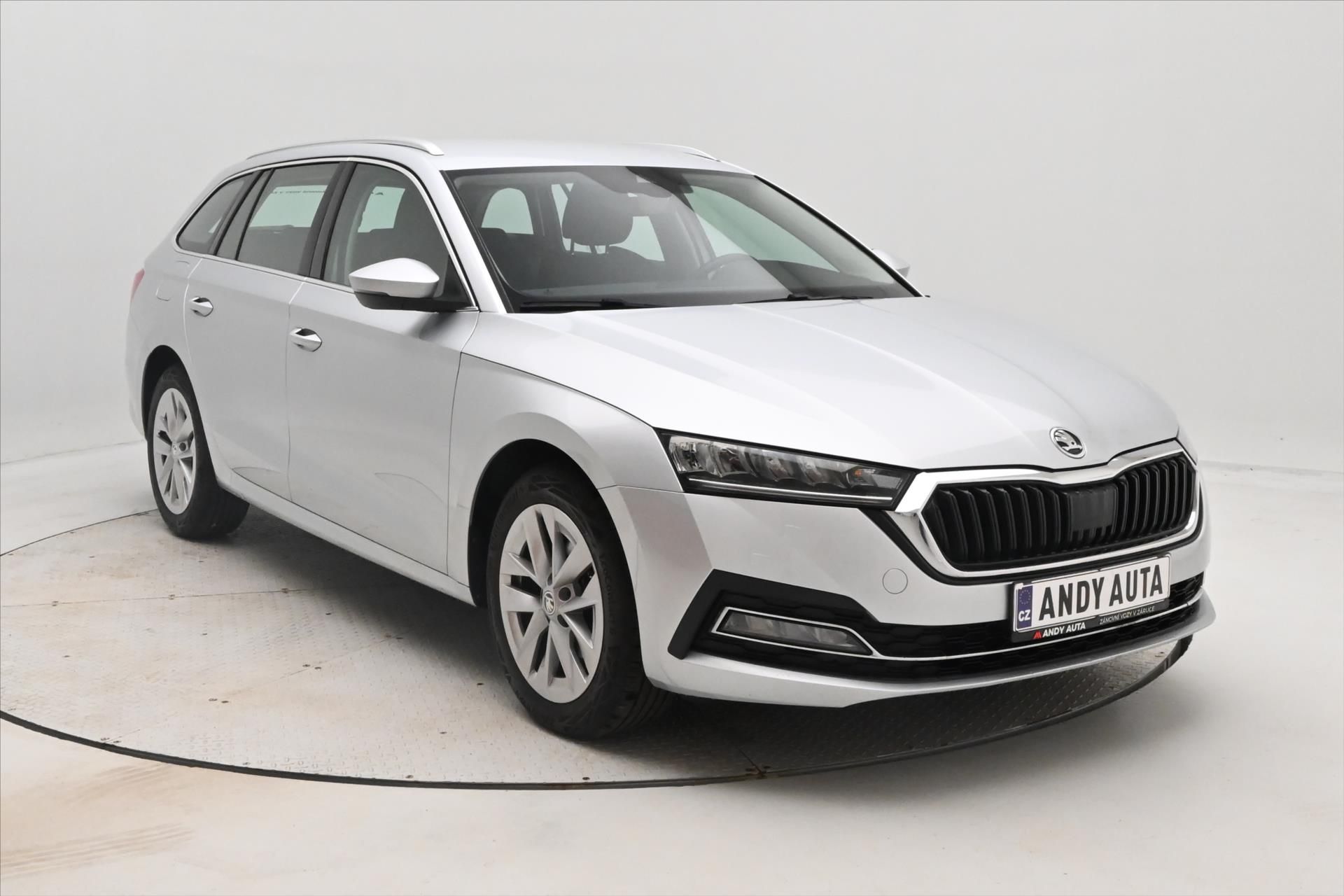 Škoda Octavia, 2,0 TDI 110kW DSG Style Záruka - fotka 3