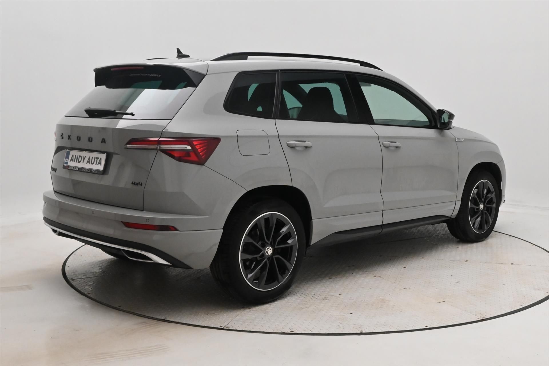 Škoda Karoq, 2,0 TDI 110kW DSG 4x4 Sportlin - fotka 5