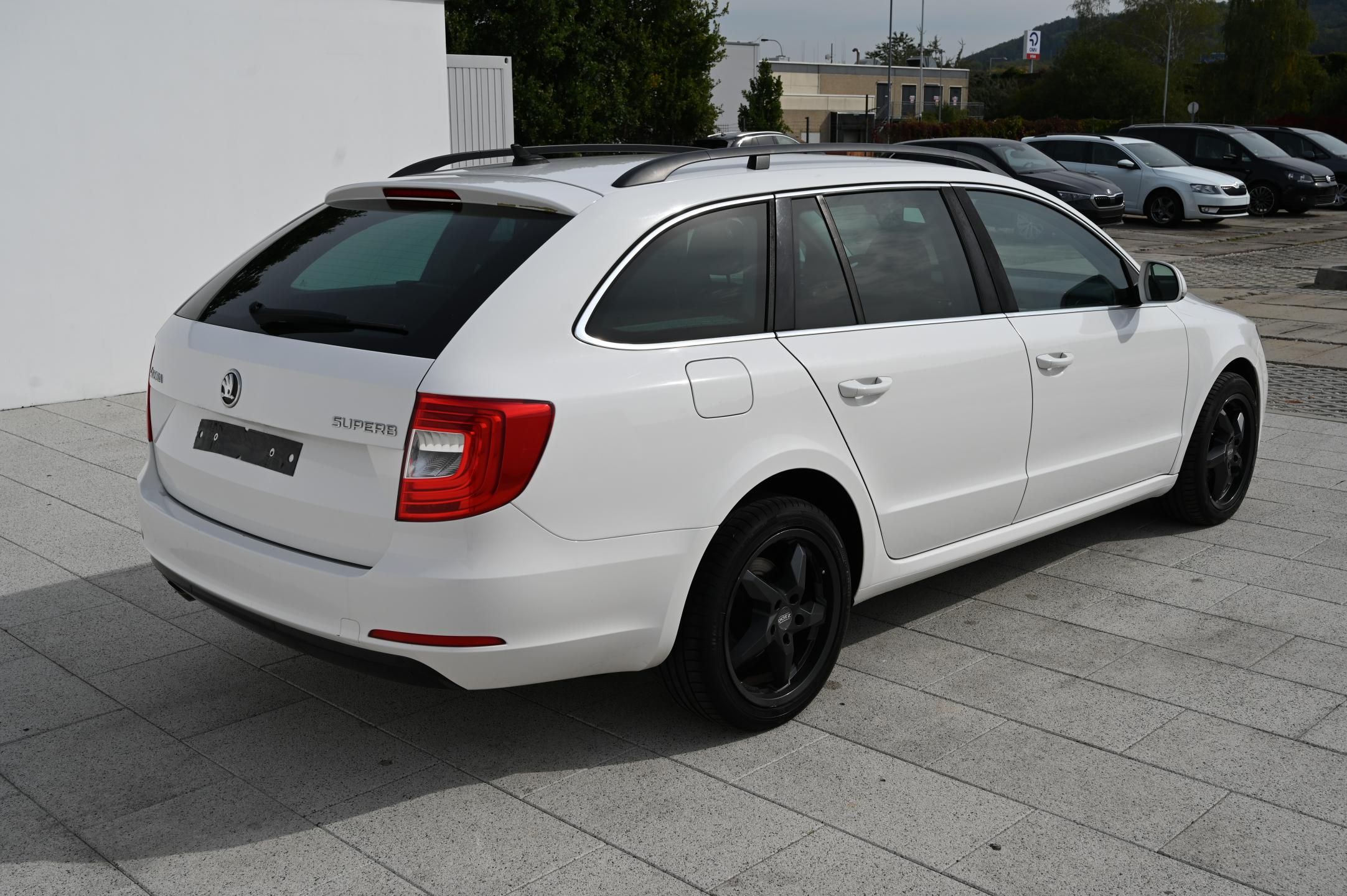 Škoda Superb, 2.0TDI 103KW Exclusive 7/2013 - fotka 5