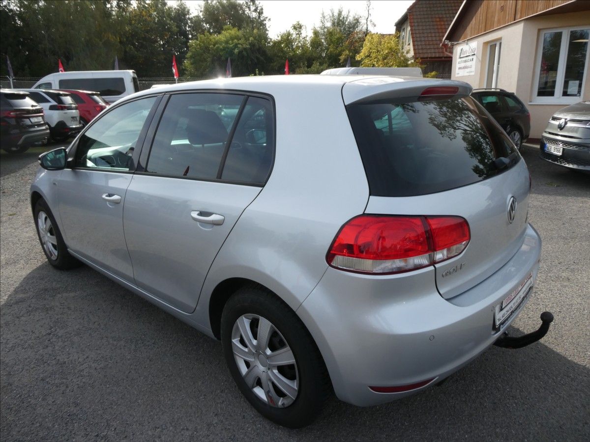 Volkswagen Golf, 1,2 TSi 77kW MATCH serviska - fotka 6