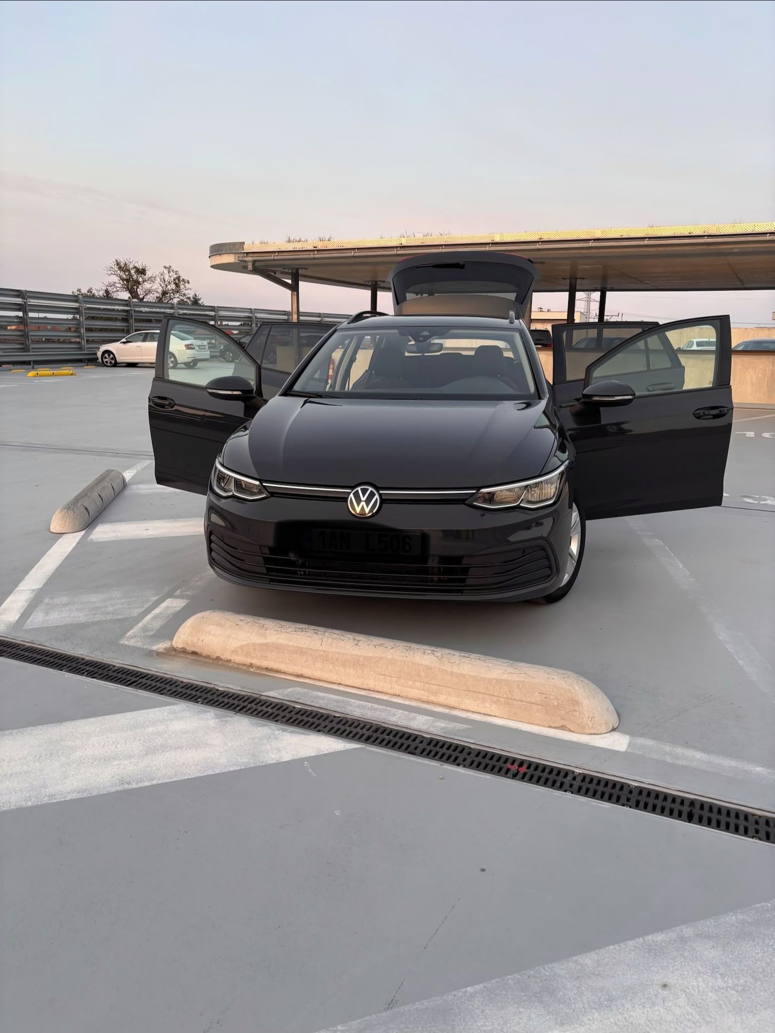 Volkswagen Golf, 2.0 TDI 110 kW - fotka 6
