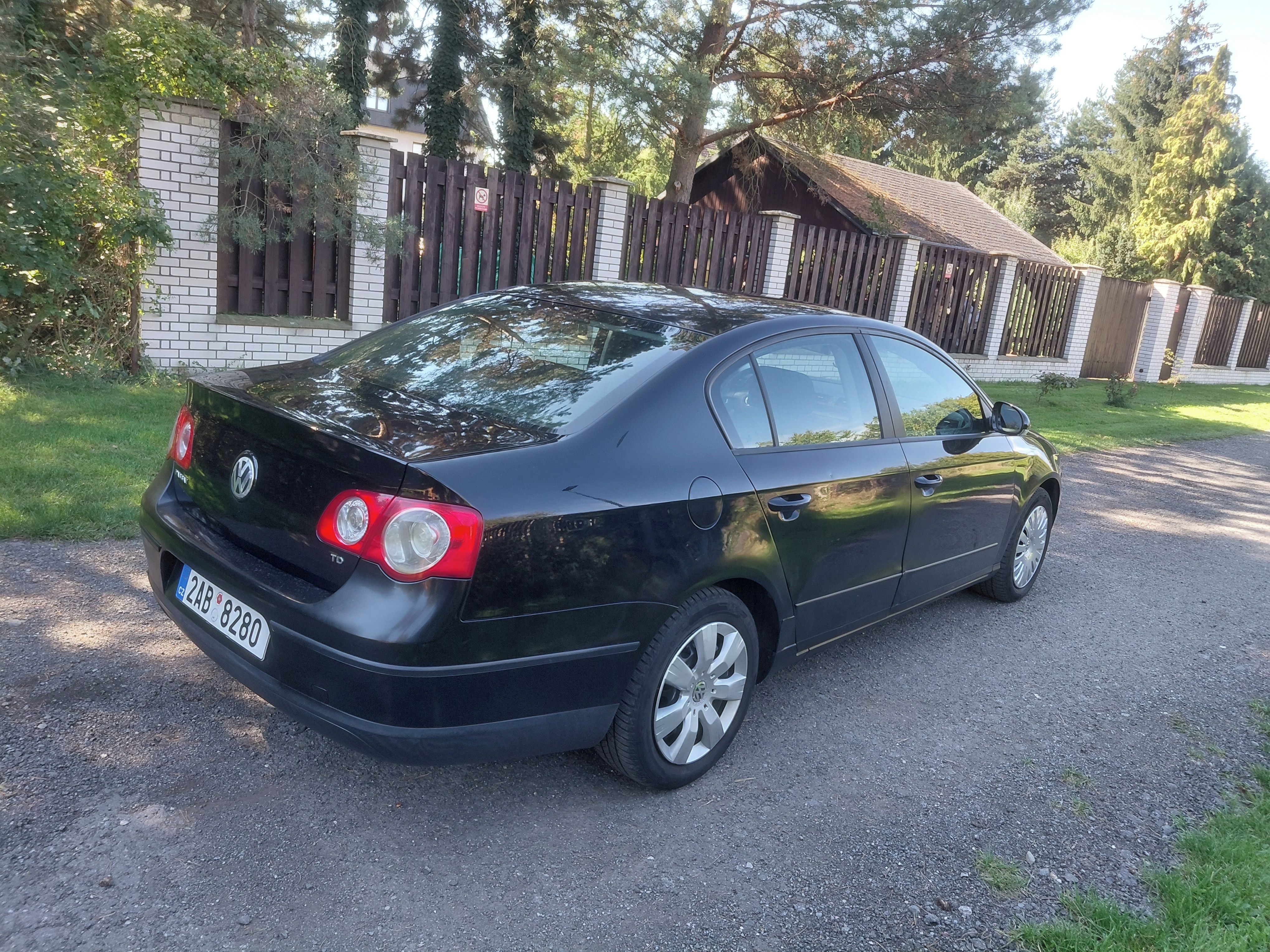 Volkswagen Passat, 1.9TDI 77kw Komfort,Sedan - fotka 5