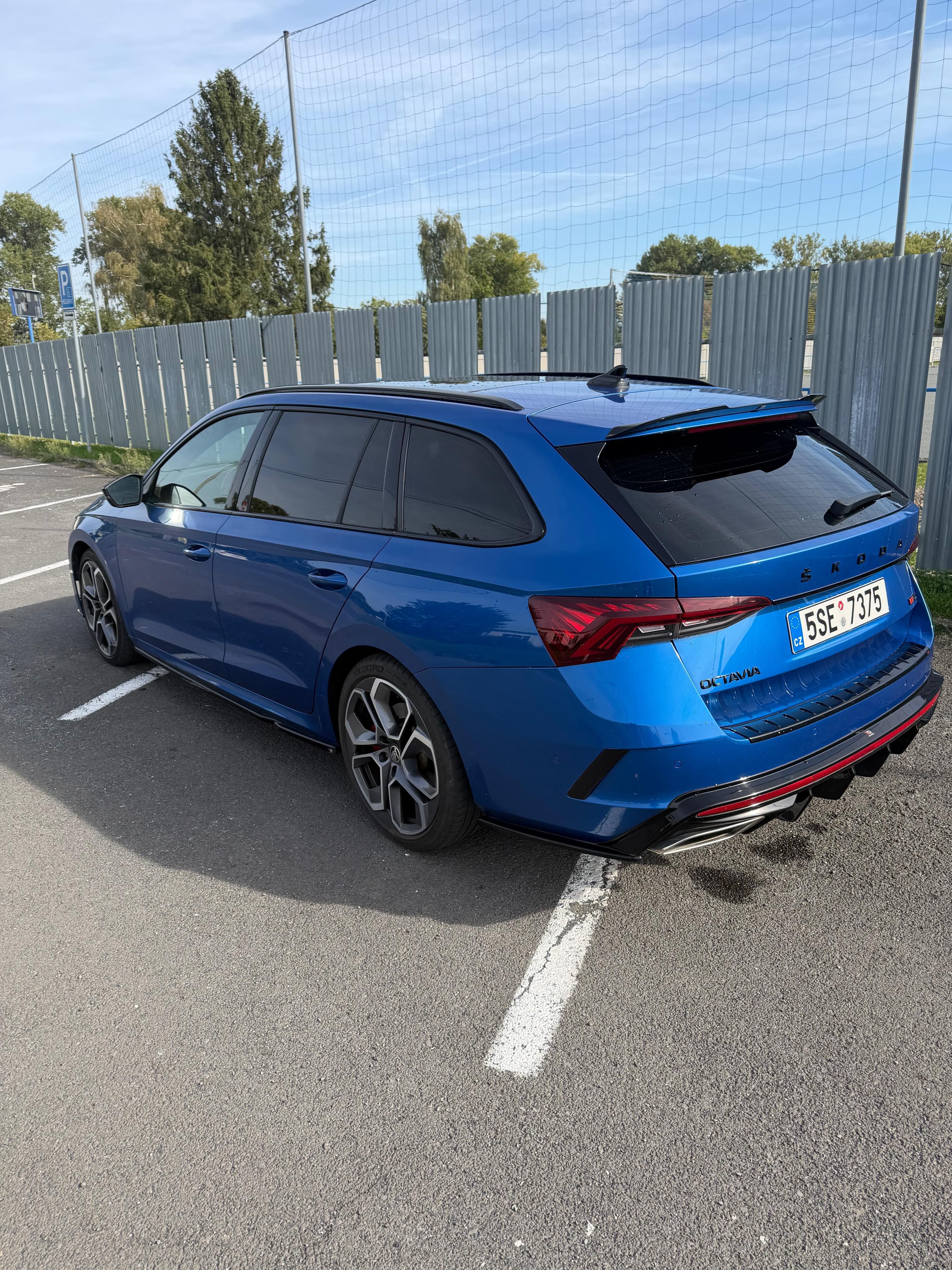 Škoda Octavia, Škoda Octavia RS 2.0TSI - fotka 5