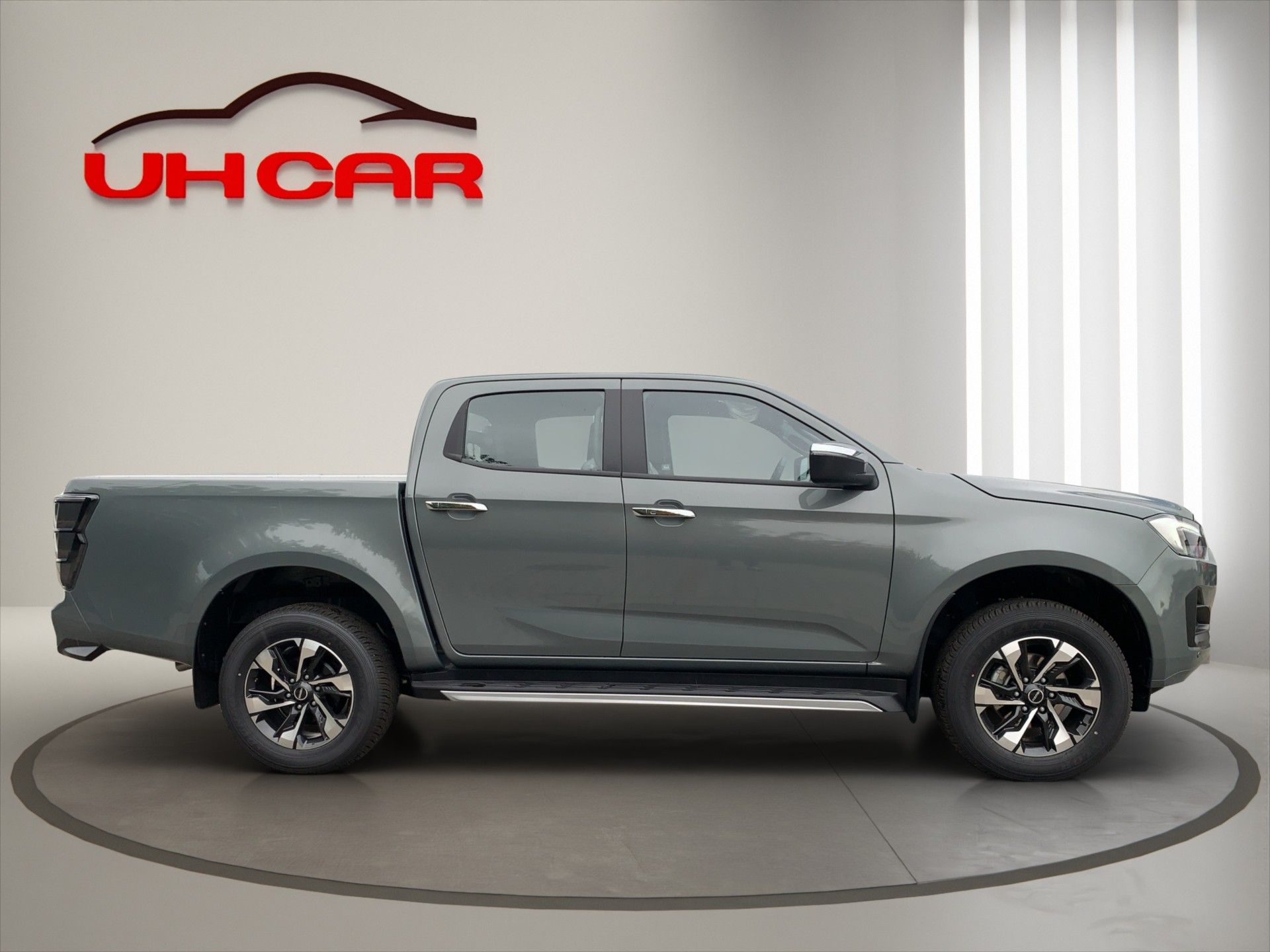 Isuzu D-Max, 2,2 D 4x4 8AT  DC 163k LSE - fotka 4