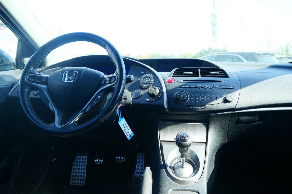 Honda Civic, 1.8i 103 kW Sport - fotka 6